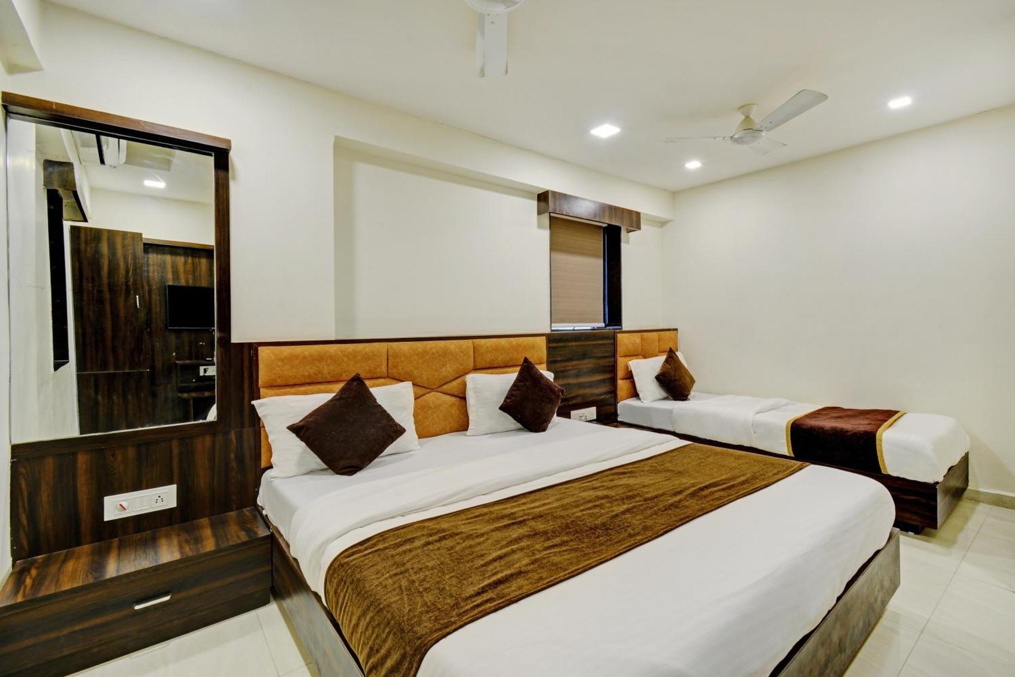 Hotel Royal Ican Sindhubhavan Road