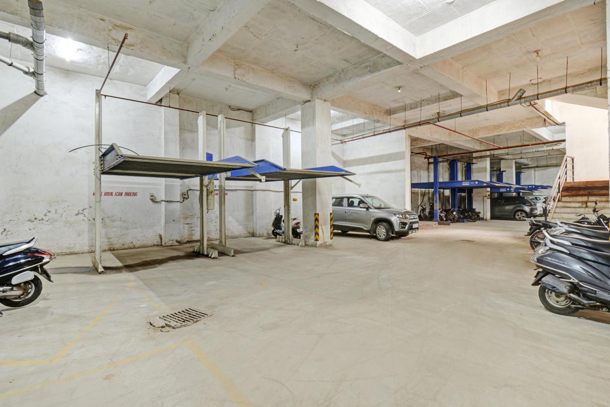 Hotel Royal Ican Sindhubhavan Road