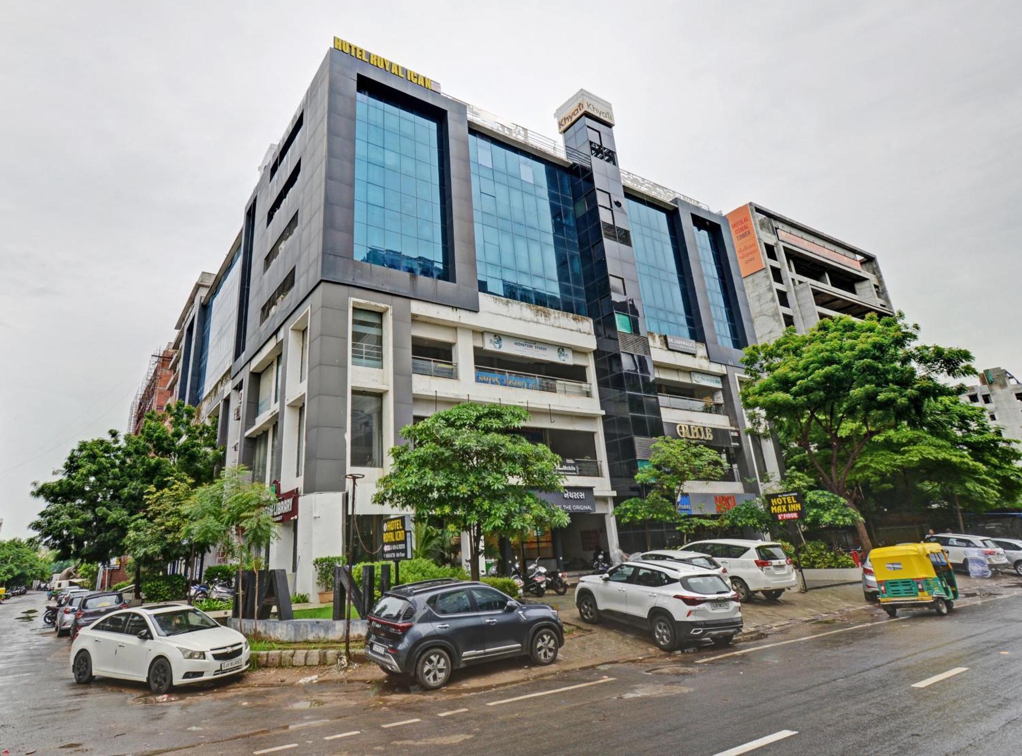 Royal Ican Sindhubhavan Road Hotel 2*