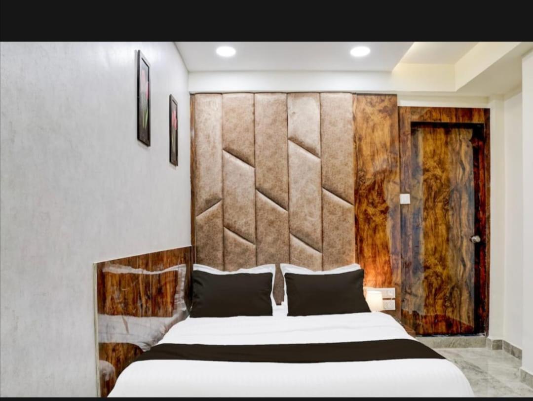 Shubham Thaltej Hotel 3*