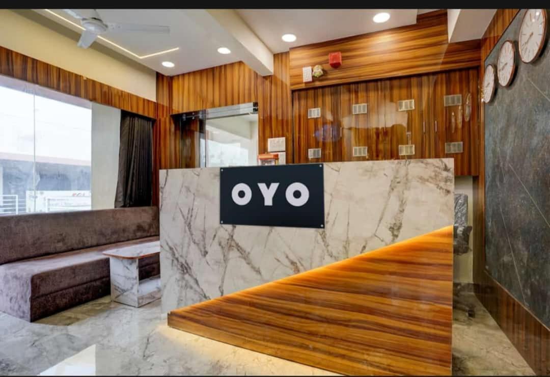 Shubham Thaltej Hotel 3*