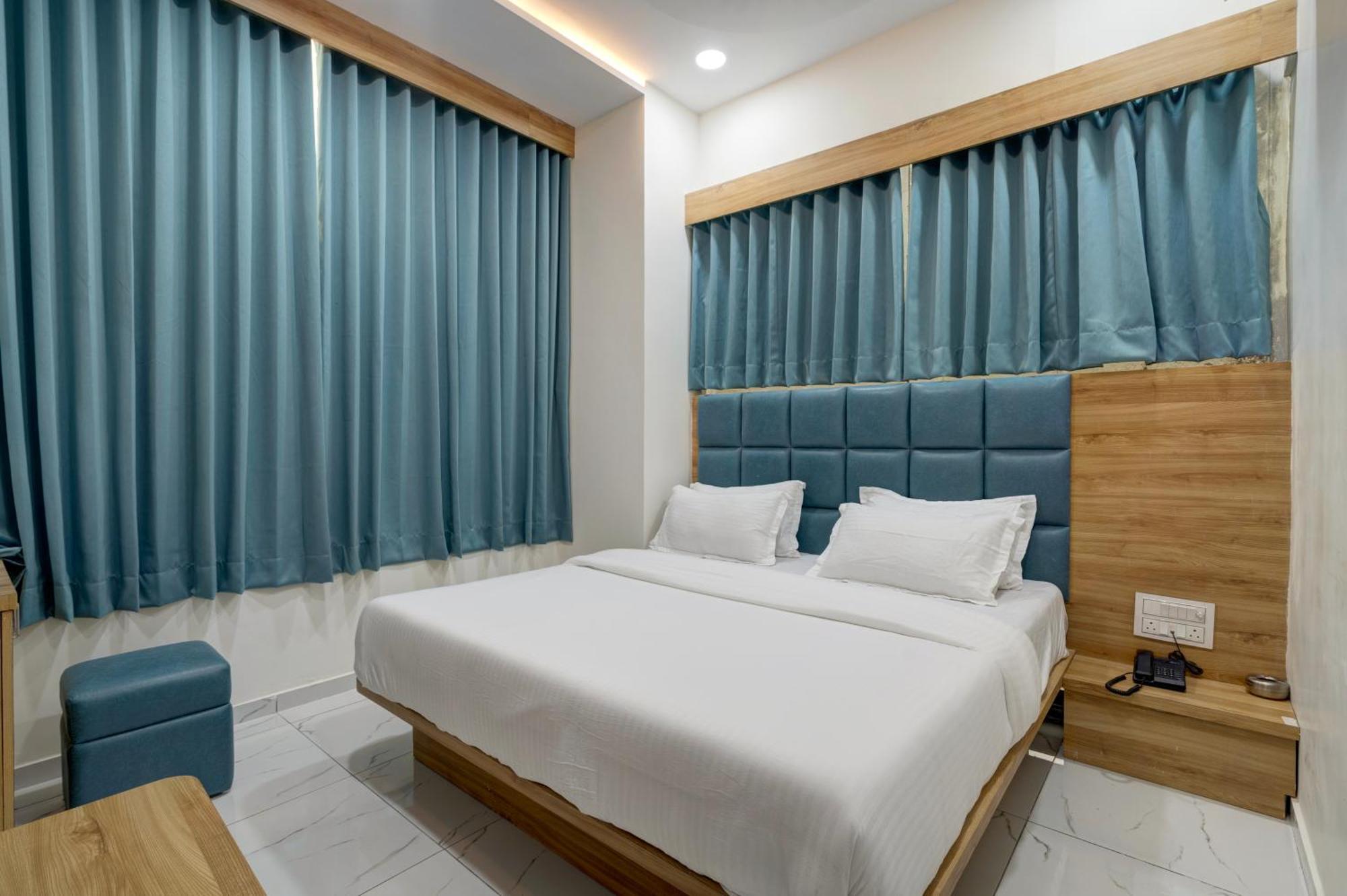 Apple View,ahmedabad 3*