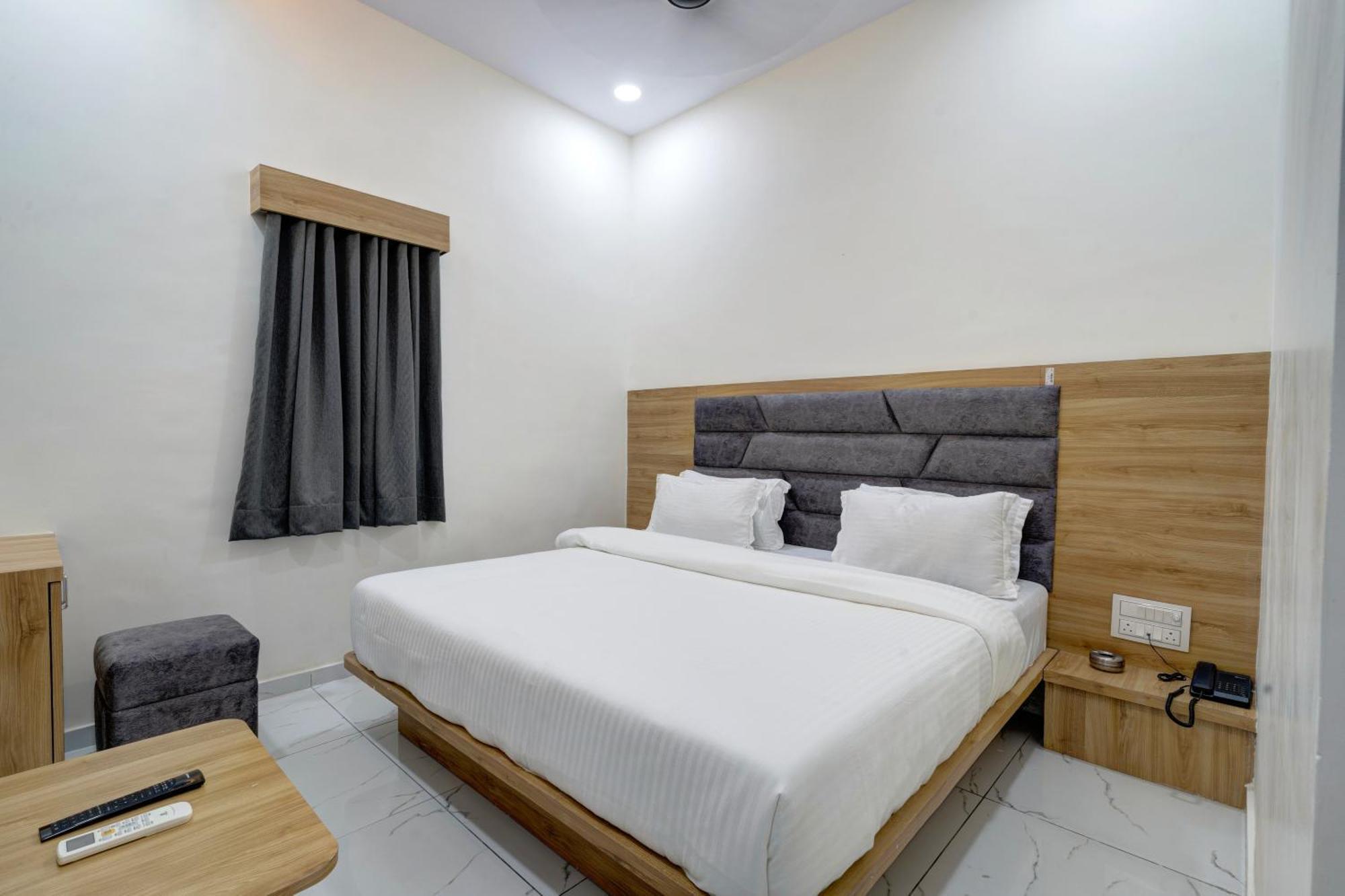Apple View,ahmedabad Hotel 3*