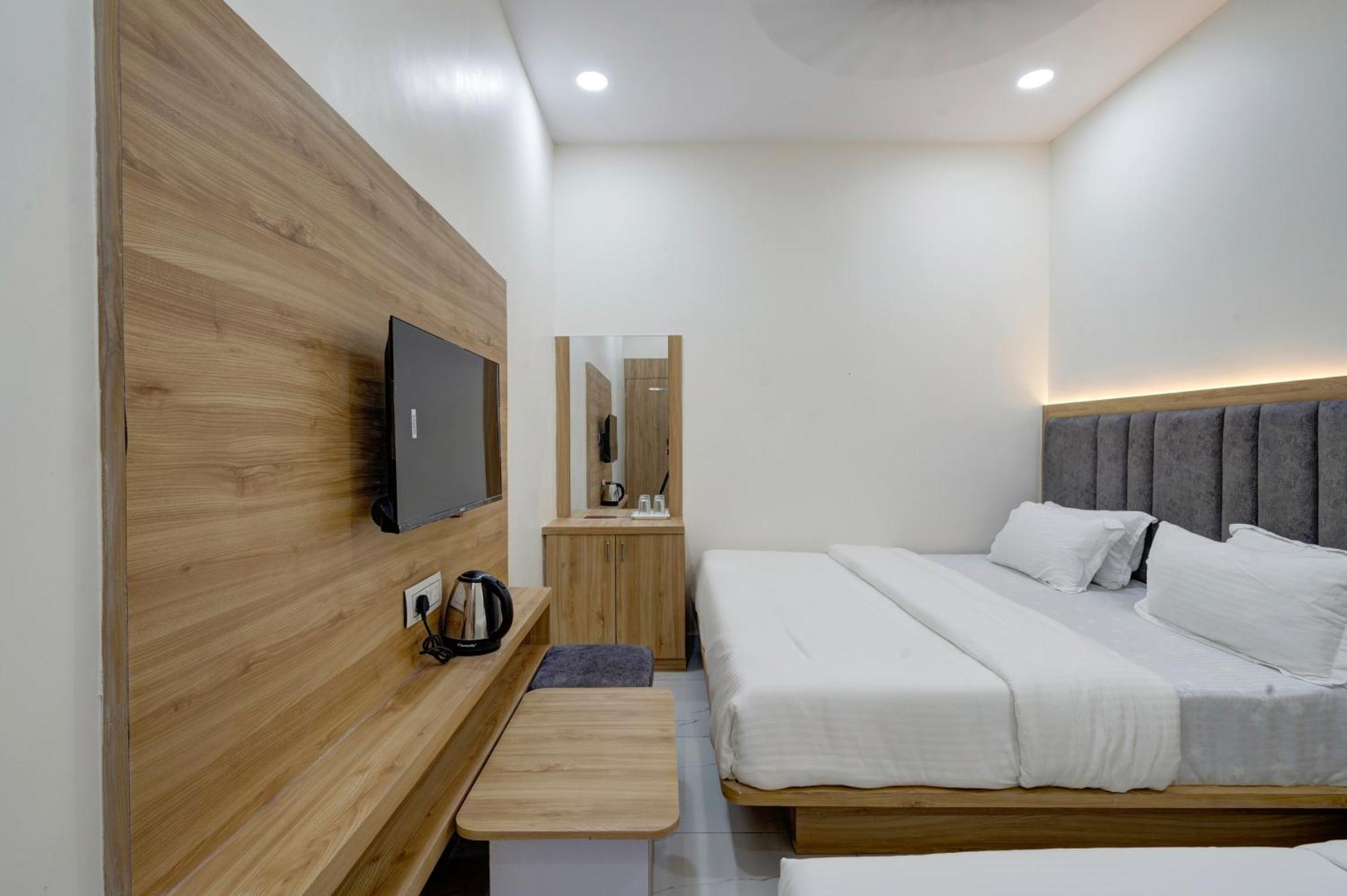Apple View,ahmedabad 3*