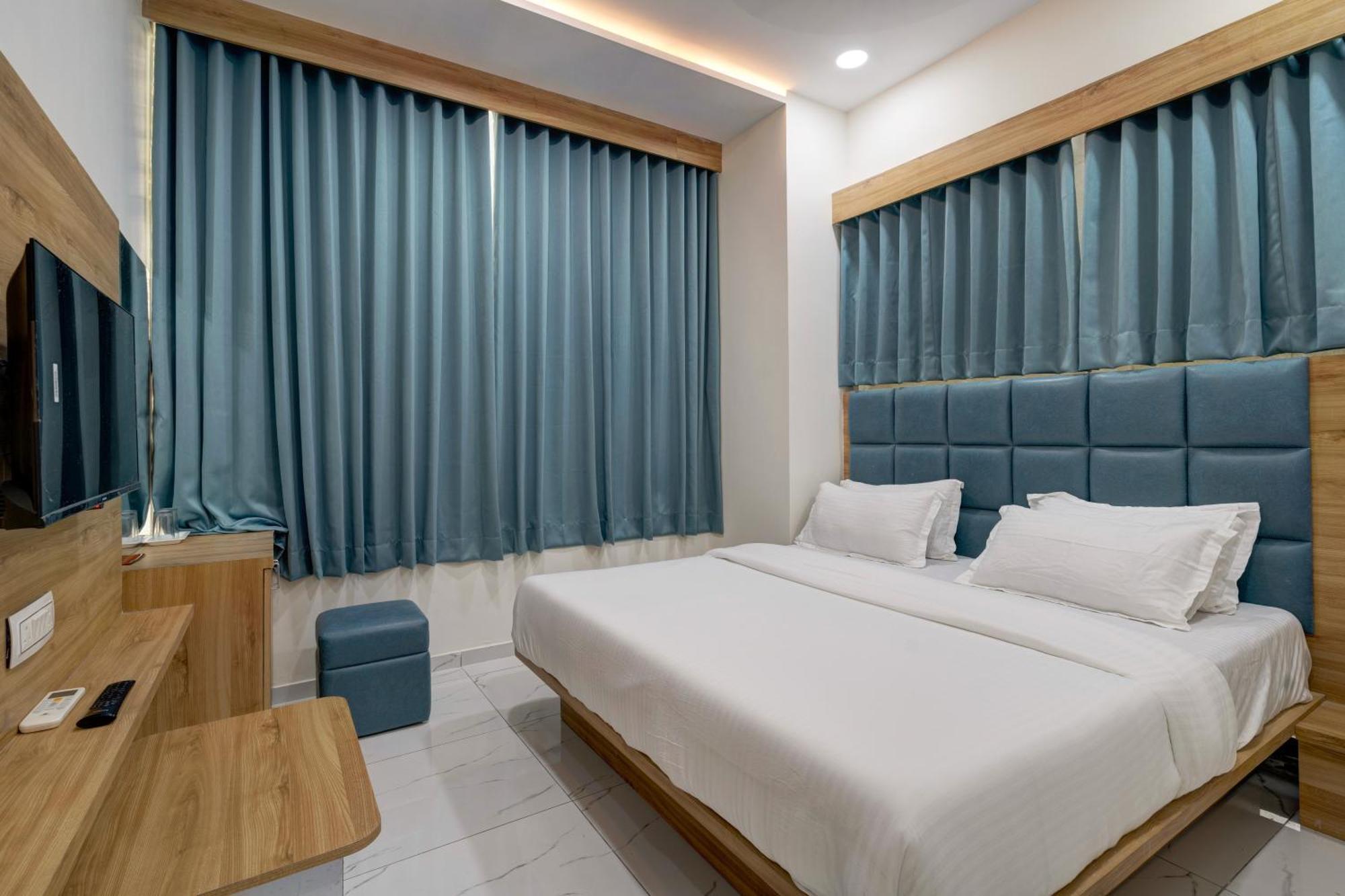 Hotel Apple View,ahmedabad