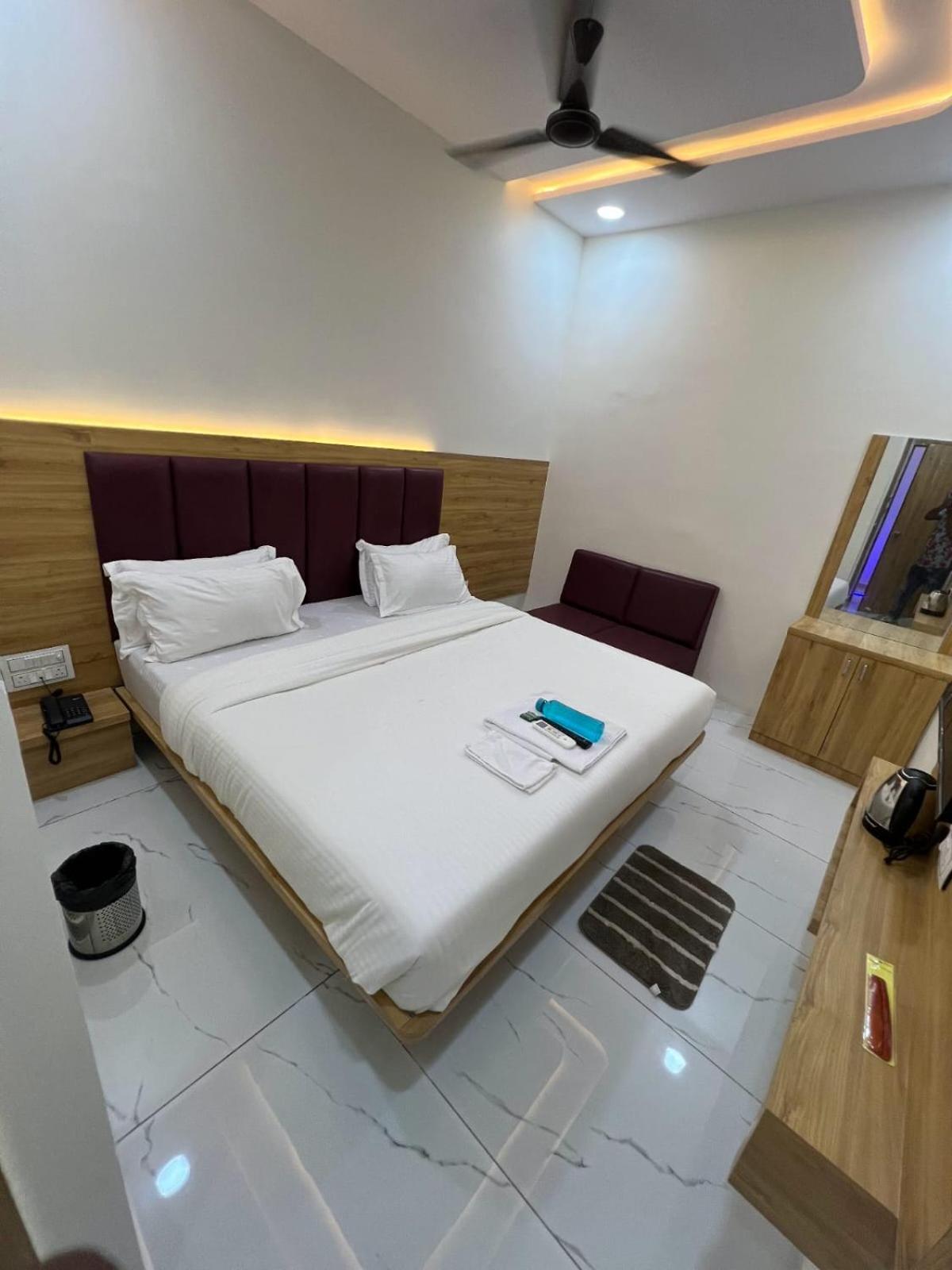 Apple View,ahmedabad 3*