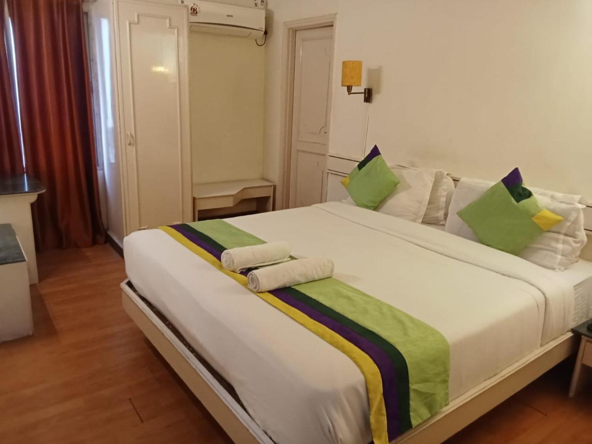 Hotel Crown Ahmedabad