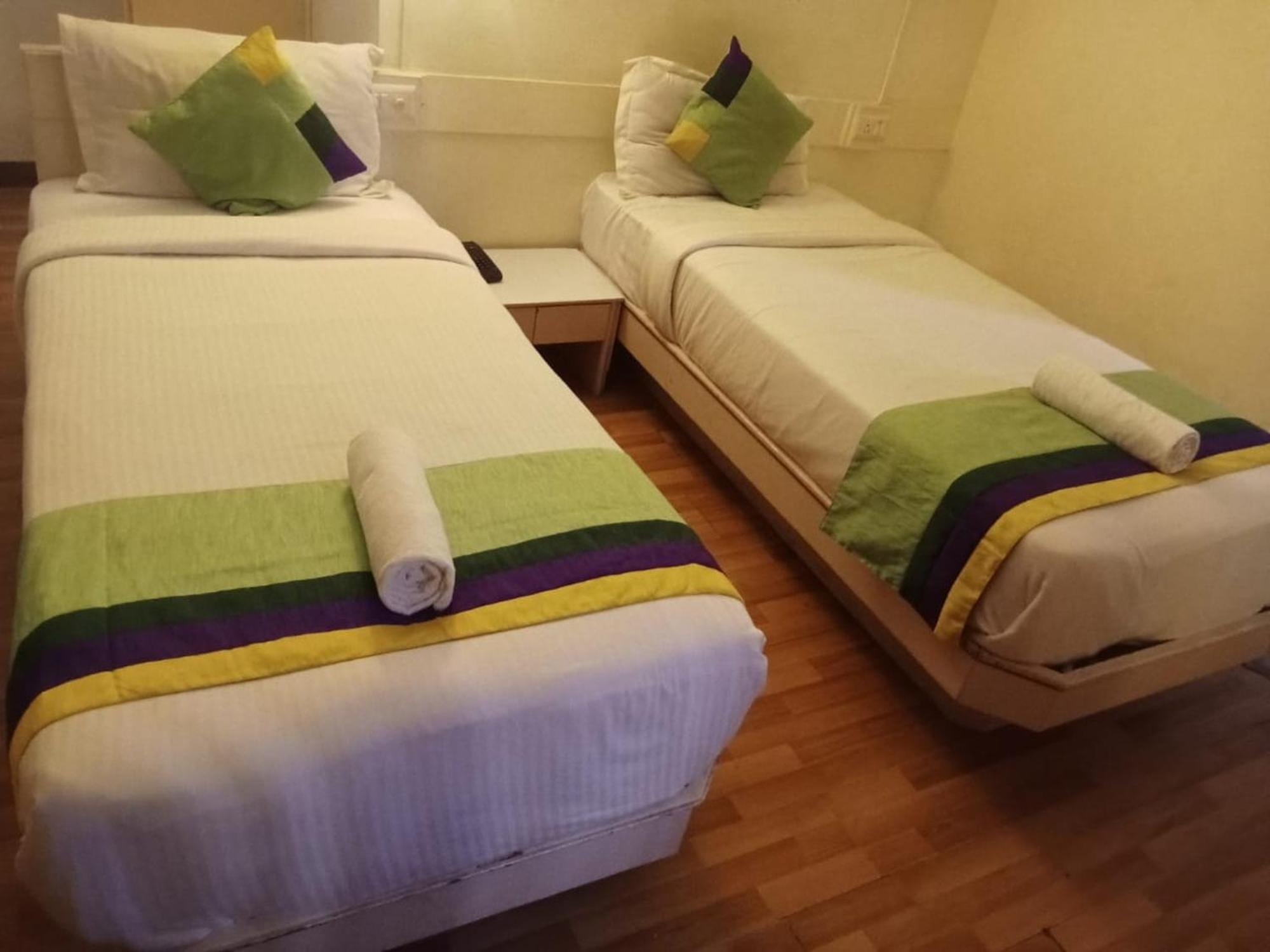 Crown Hotel 3*