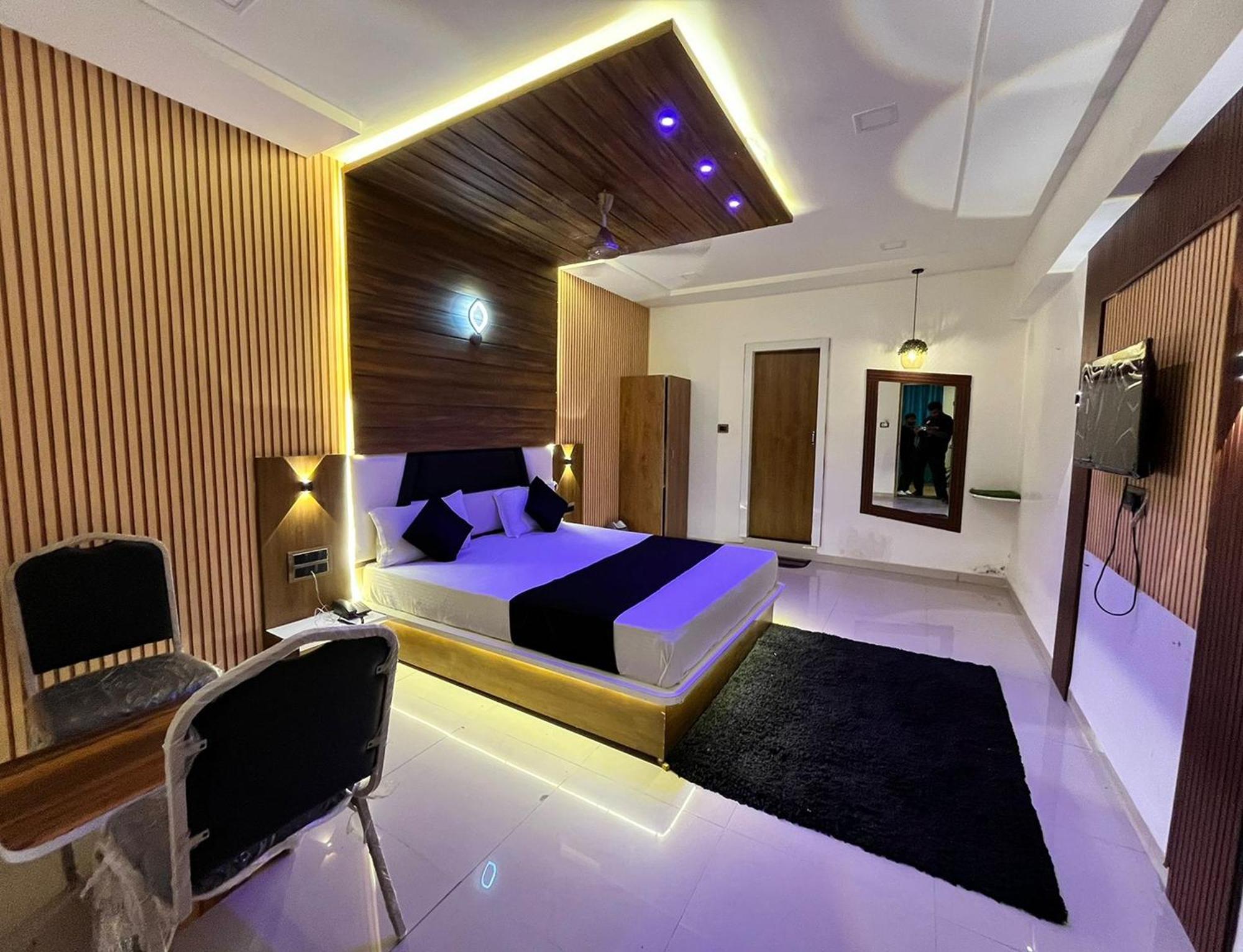 The Grand Near Maninagar Railway Station 2* Ahmedabad