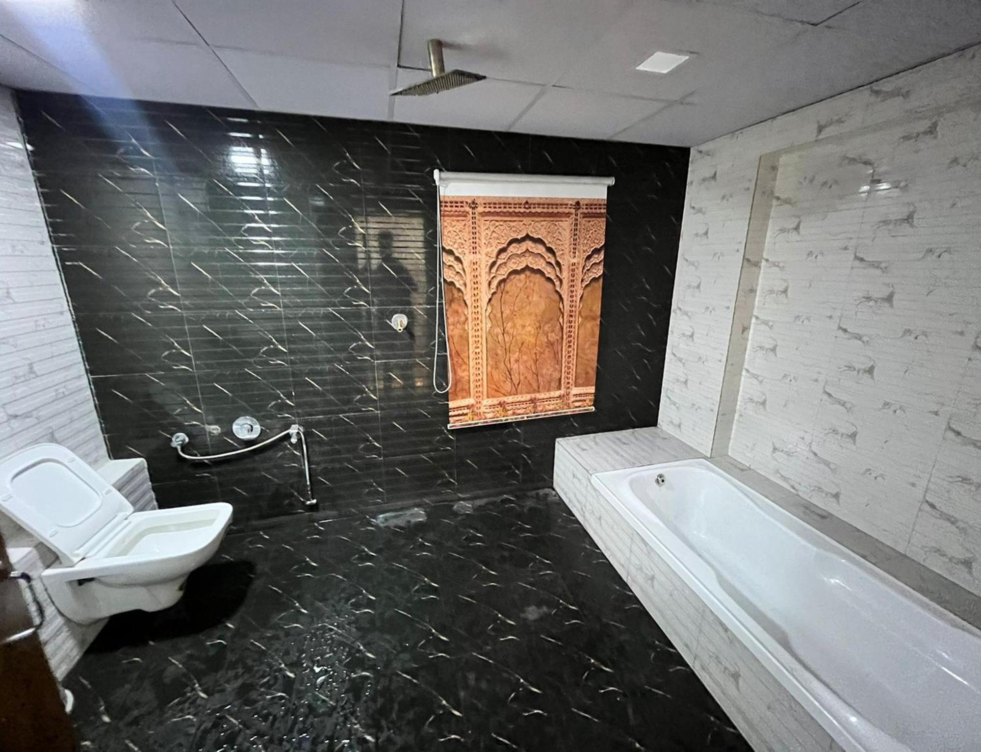 The Grand Near Maninagar Railway Station Hotel 2*