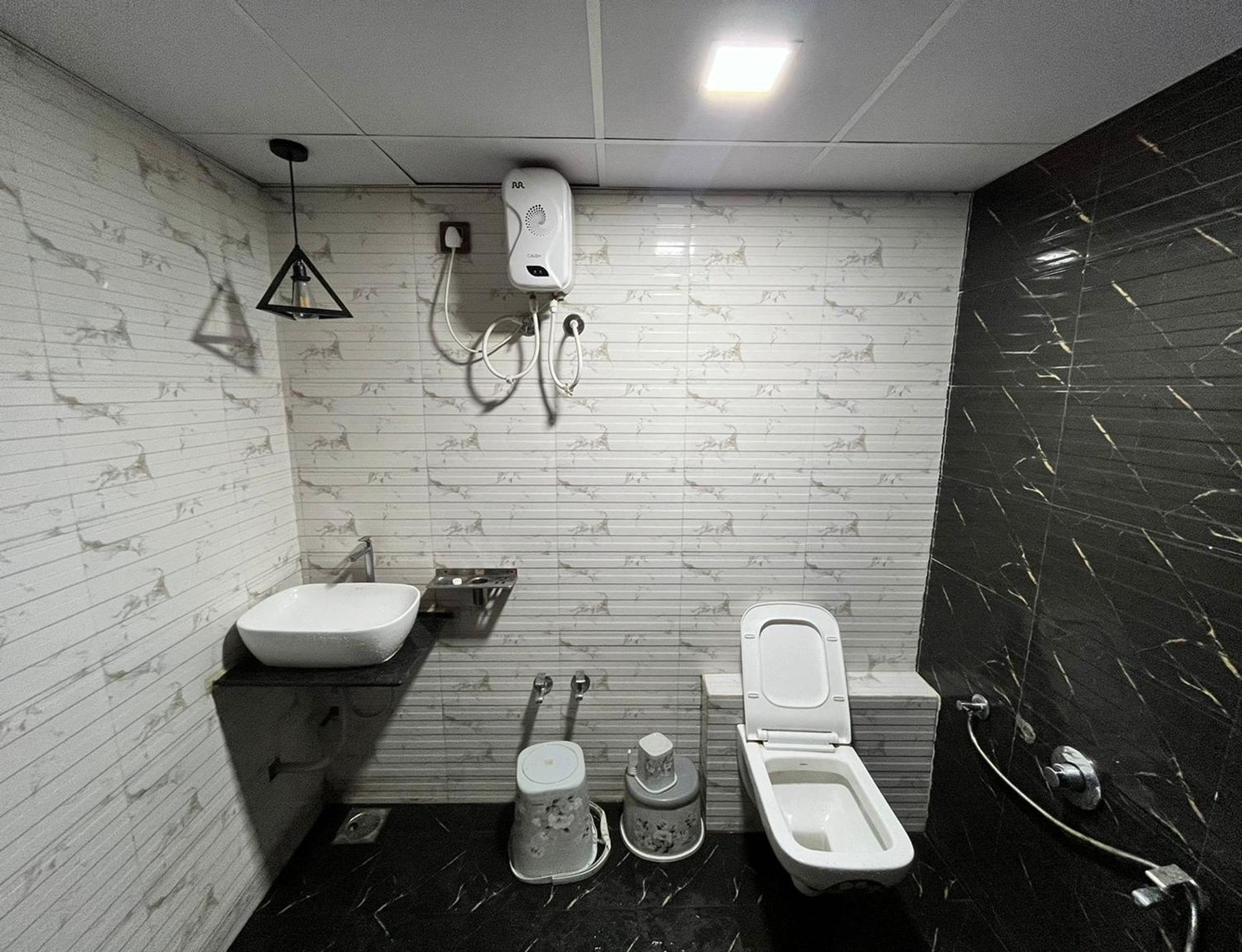 Hotel The Grand Near Maninagar Railway Station Ahmedabad