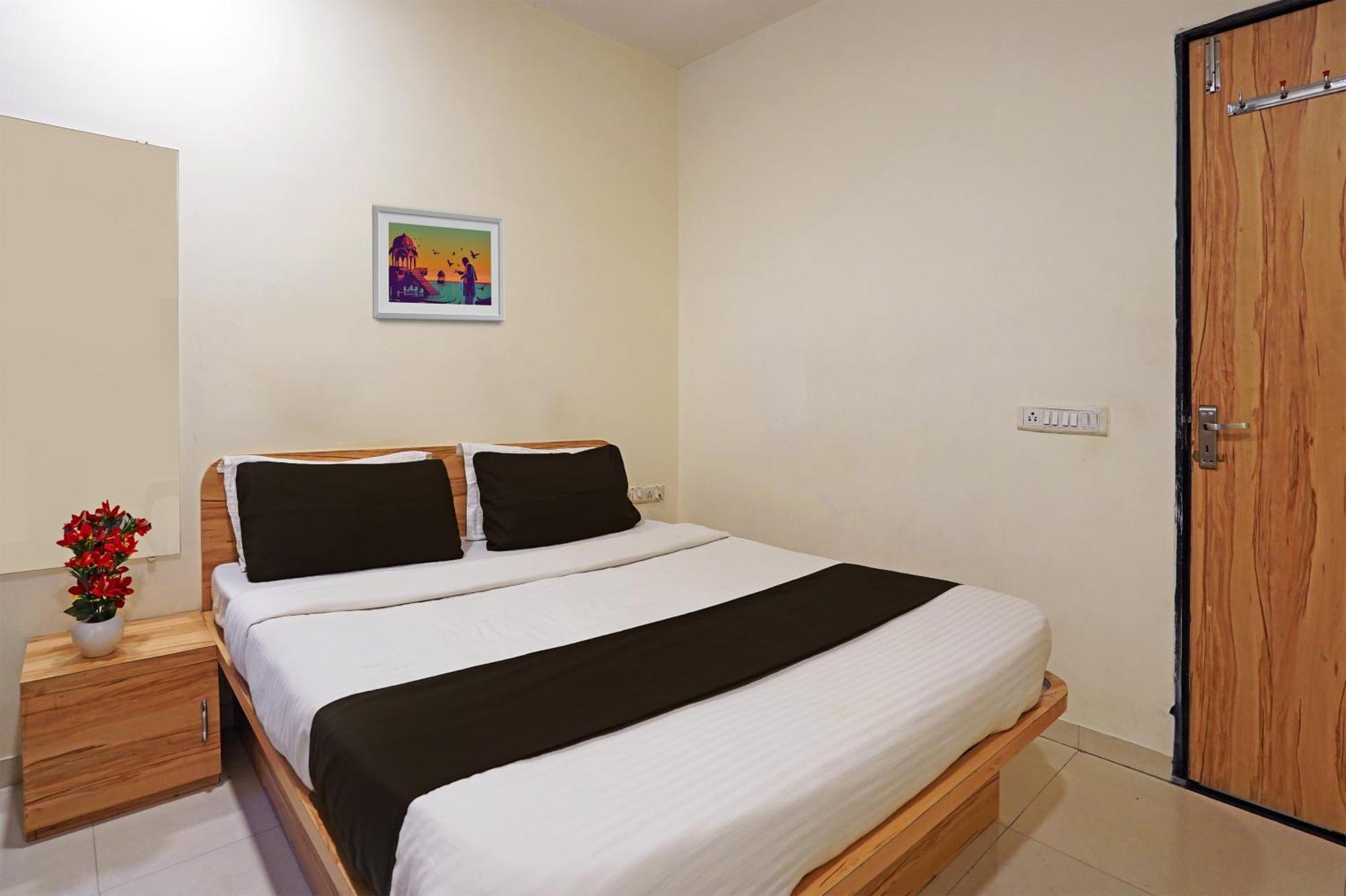 O Radhanand 3* Ahmedabad