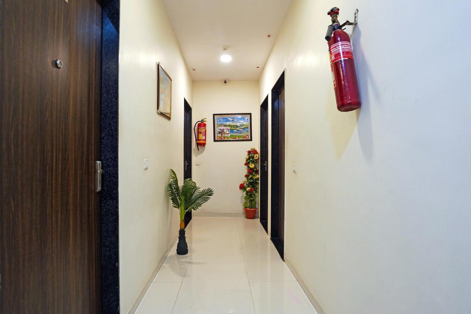 Hotel O Radhanand 3*