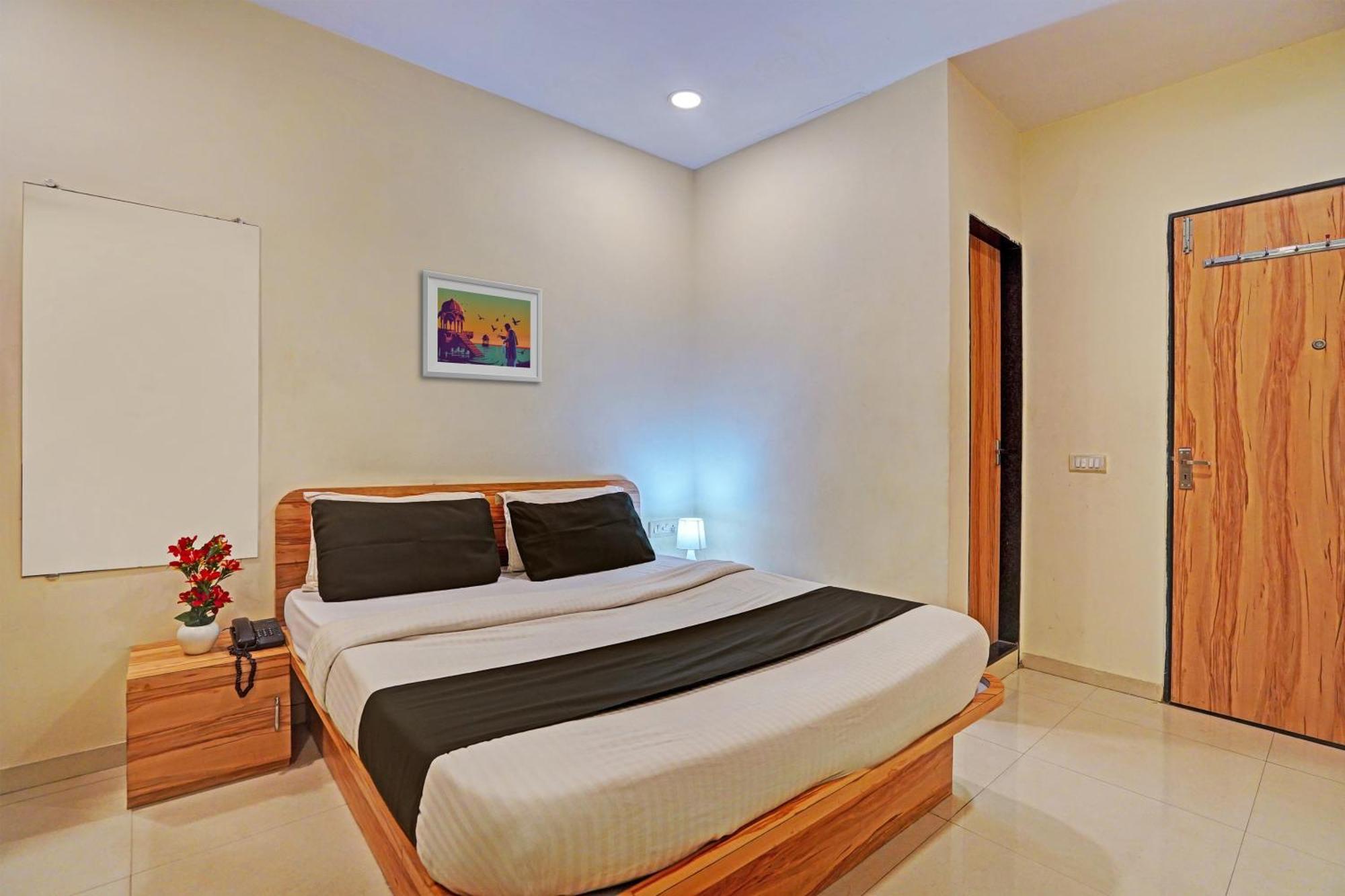 Hotel O Radhanand Ahmedabad