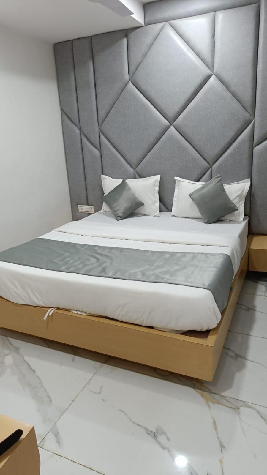 Hotel Prime 24 Ahmedabad