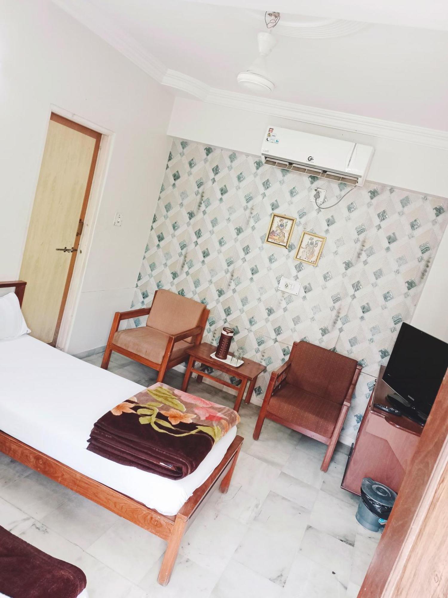 Hotel Jai Radhe 2*