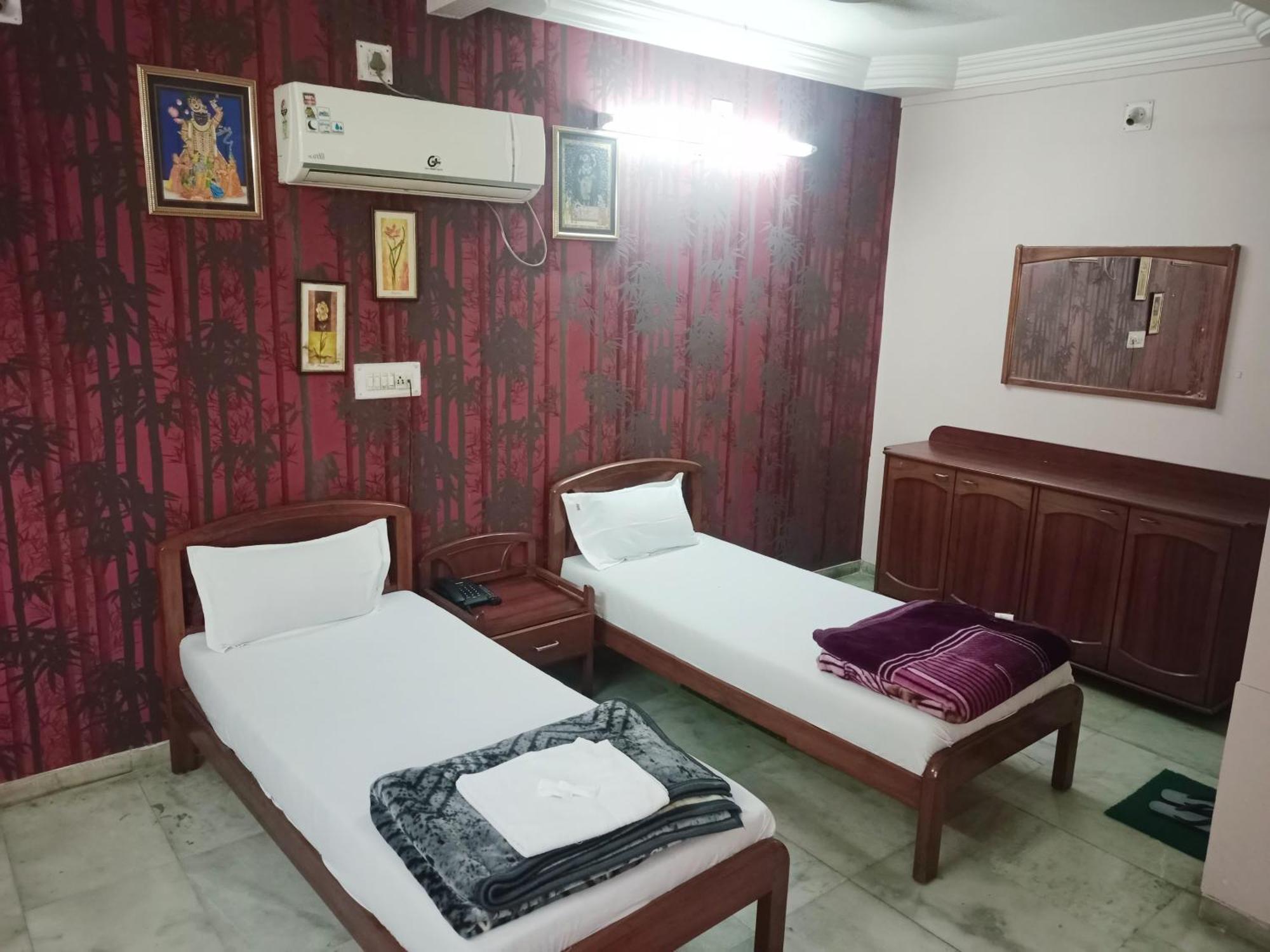 Hotel Jai Radhe Ahmedabad
