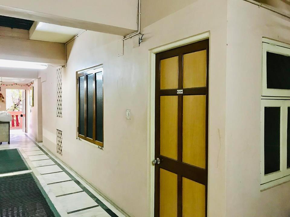 Jai Radhe Hotel 2*