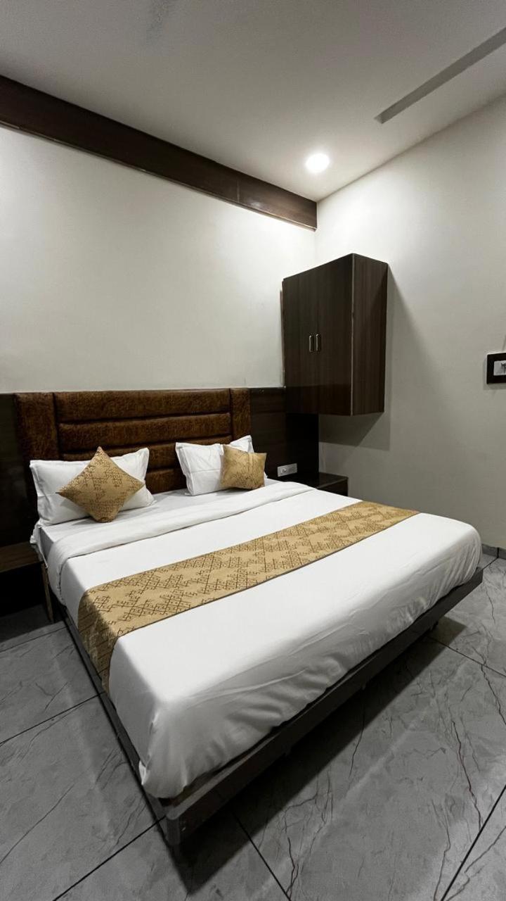 Bilva Leaf Tree Hotel *
