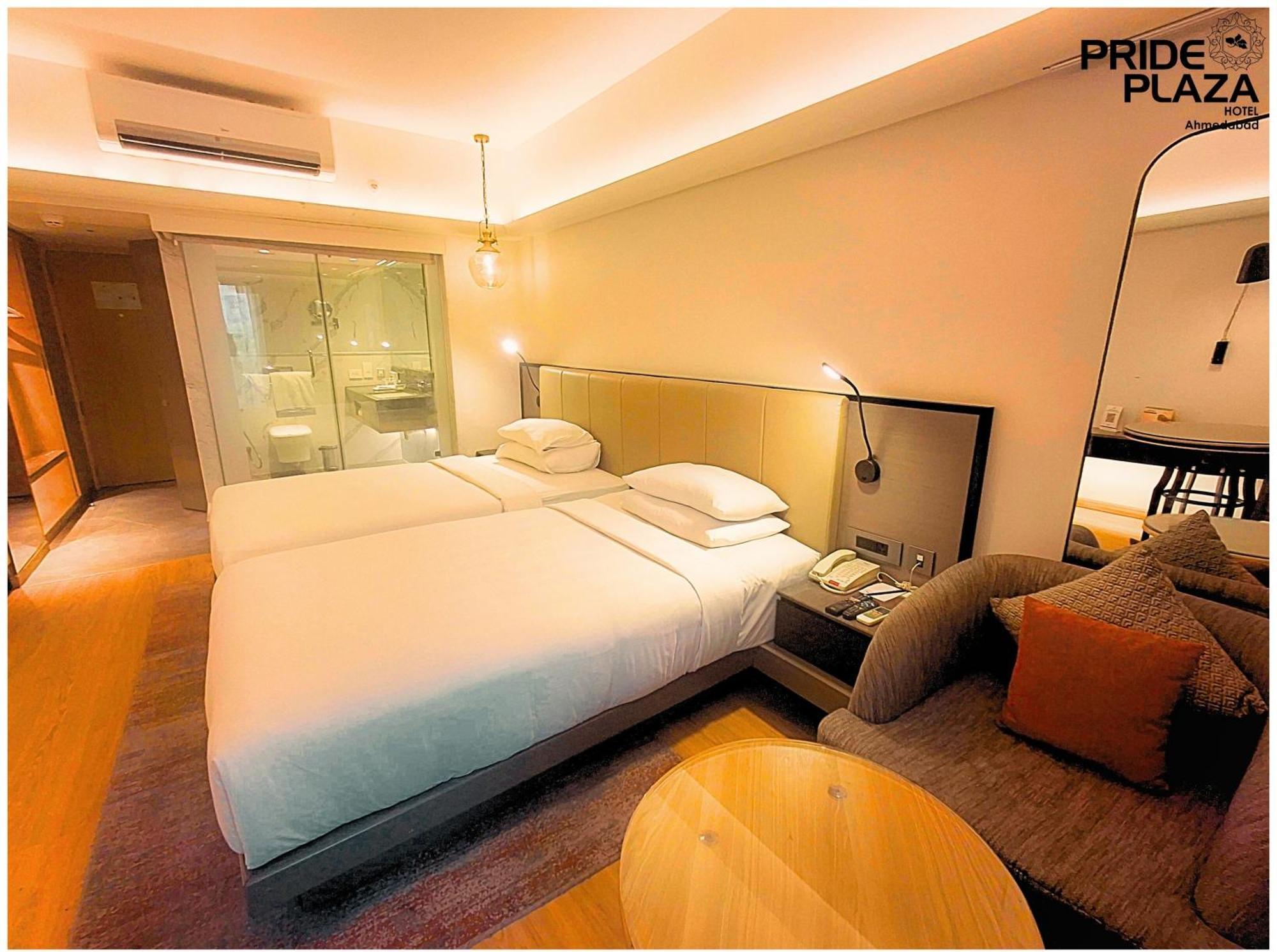 Pride Plaza Hotel, 5*