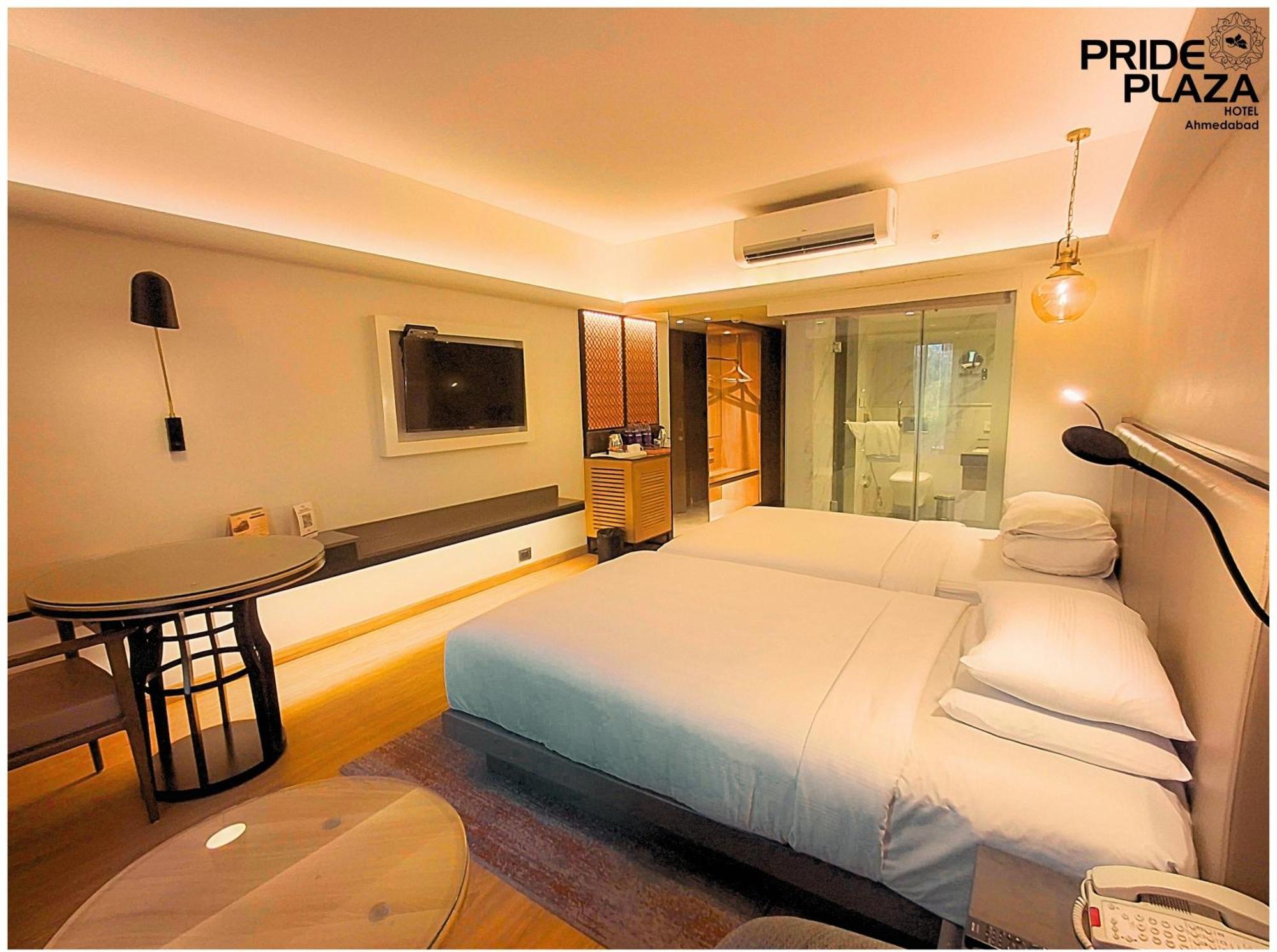 Pride Plaza Hotel, Hotel