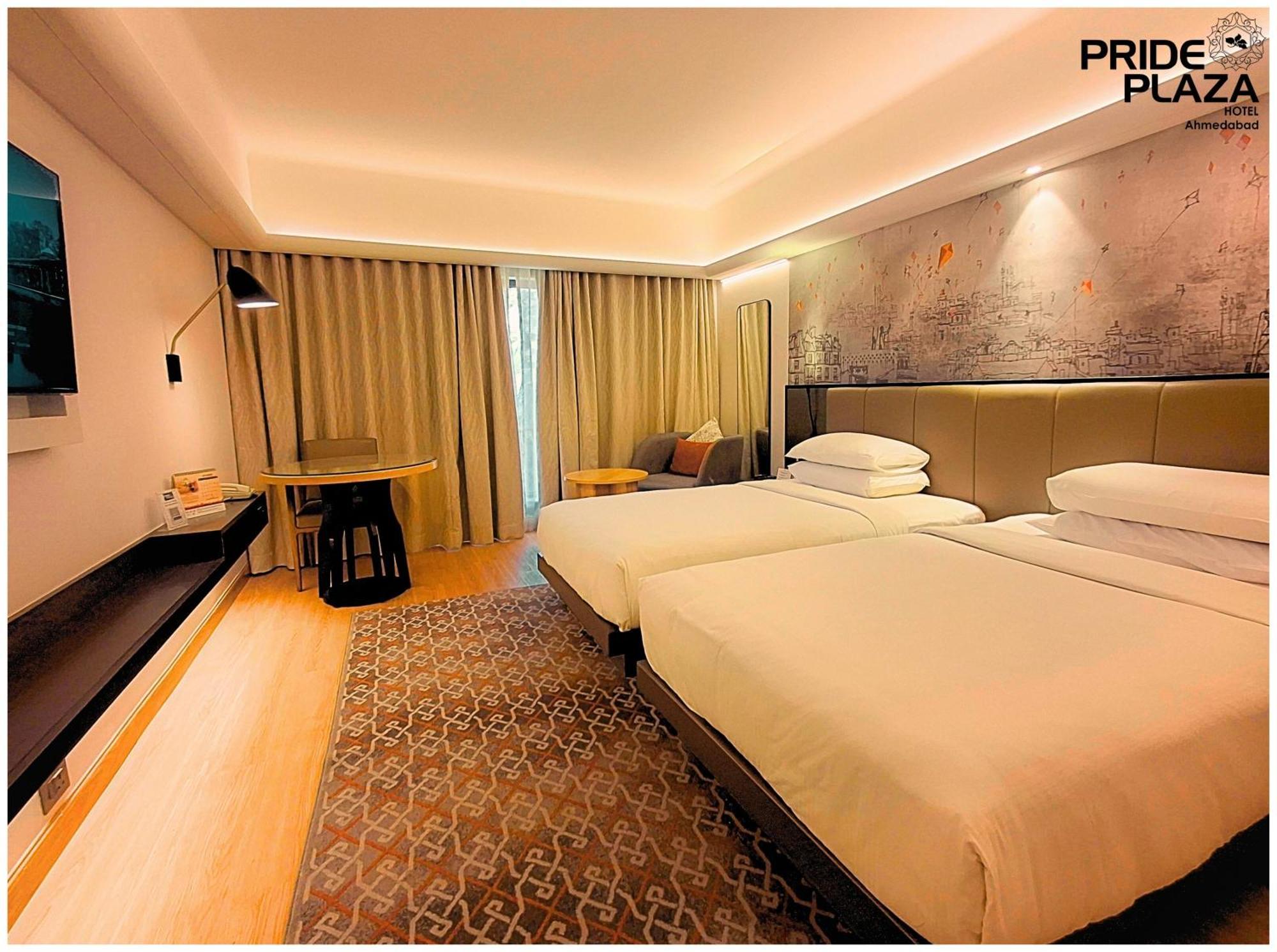 Hotel Pride Plaza Hotel, Ahmedabad