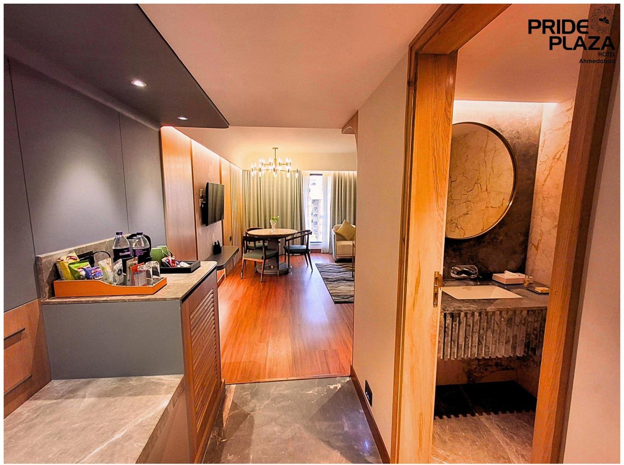Pride Plaza Hotel, 5* Ahmedabad
