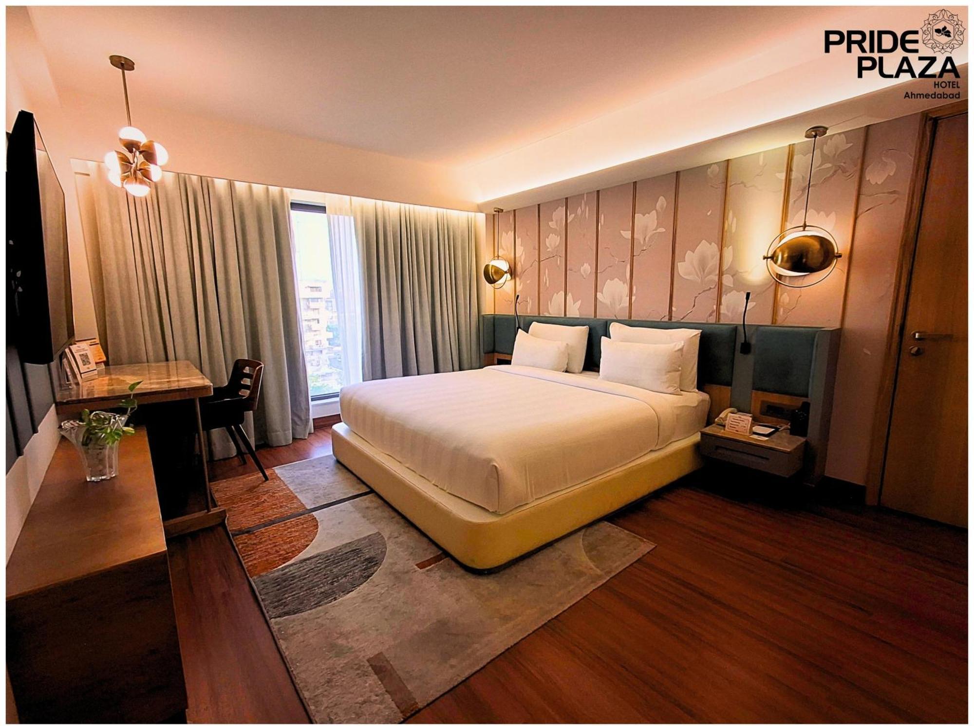 Pride Plaza Hotel, Hotel
