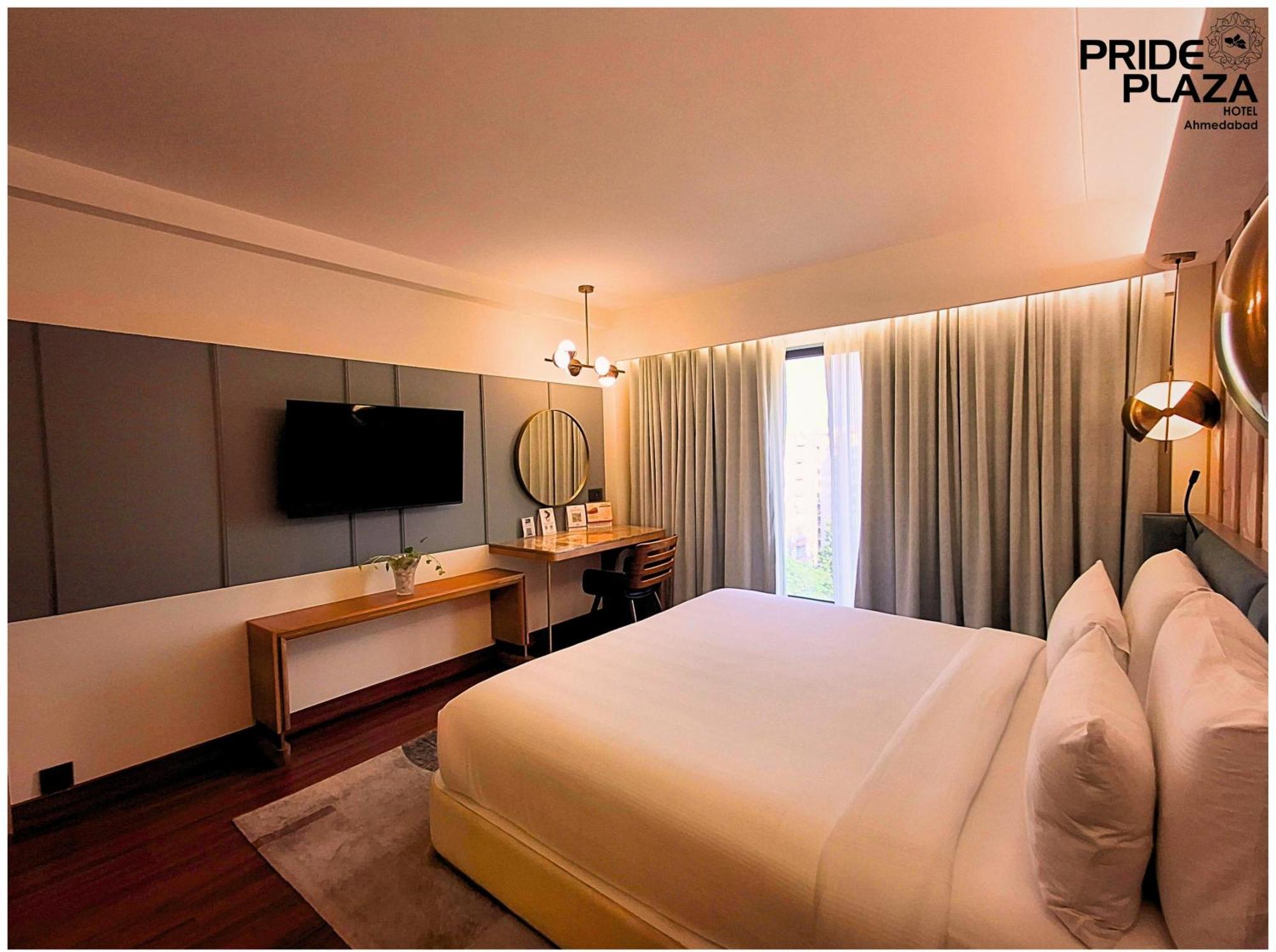 Hotel Pride Plaza Hotel,