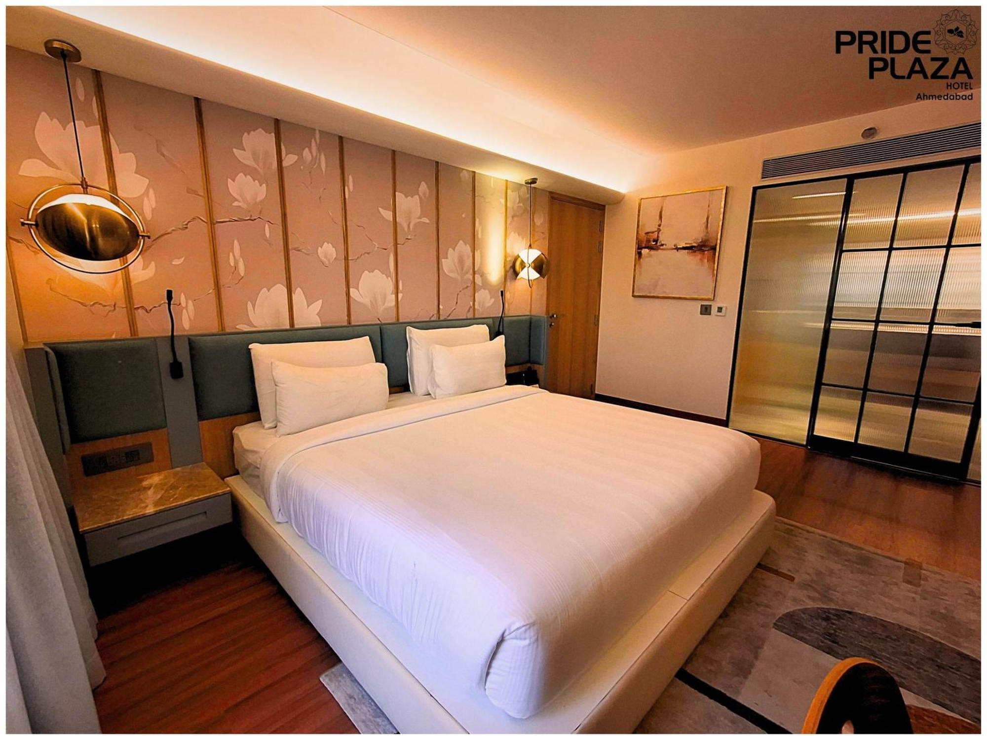Hotel Pride Plaza Hotel, 5*