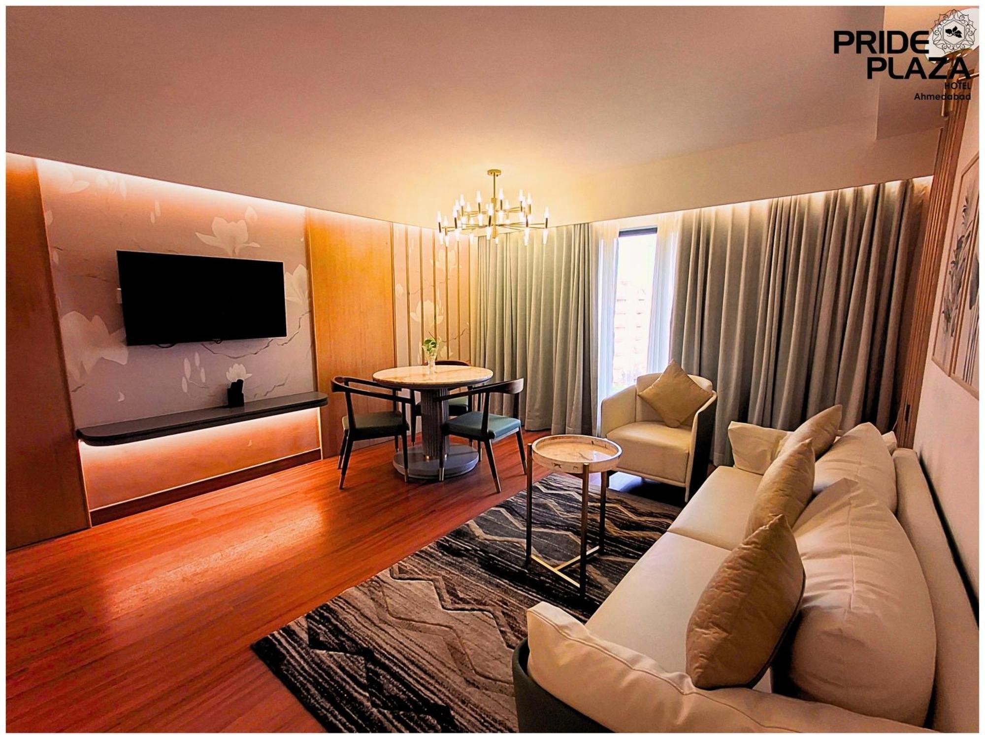 Pride Plaza Hotel, Hotel Ahmedabad