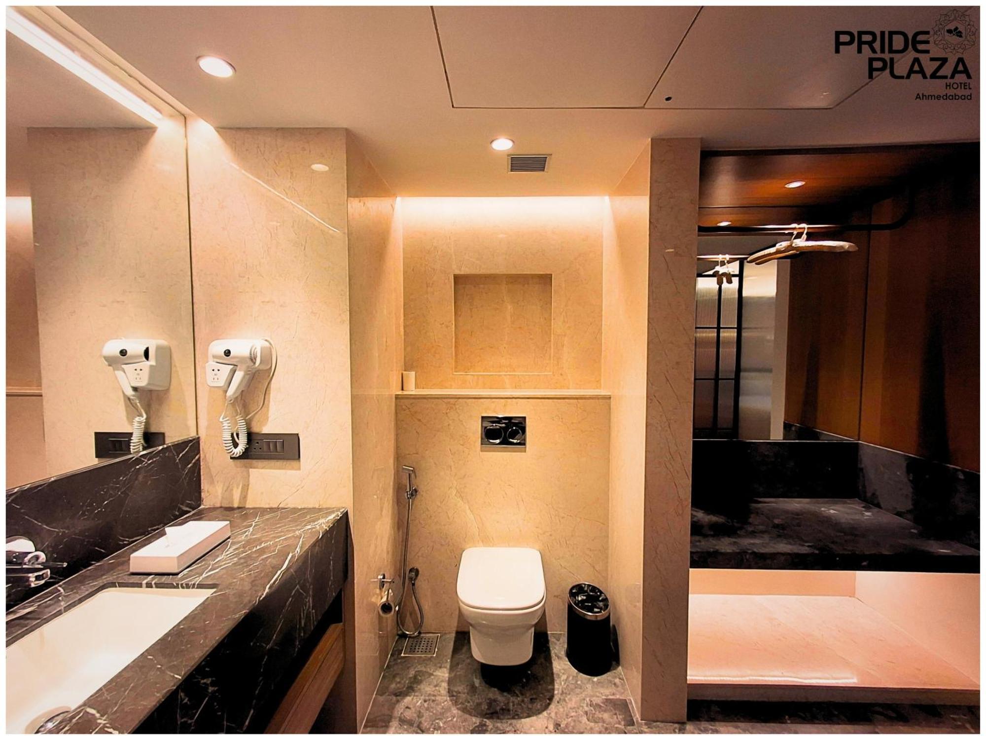 Pride Plaza Hotel, Ahmedabad