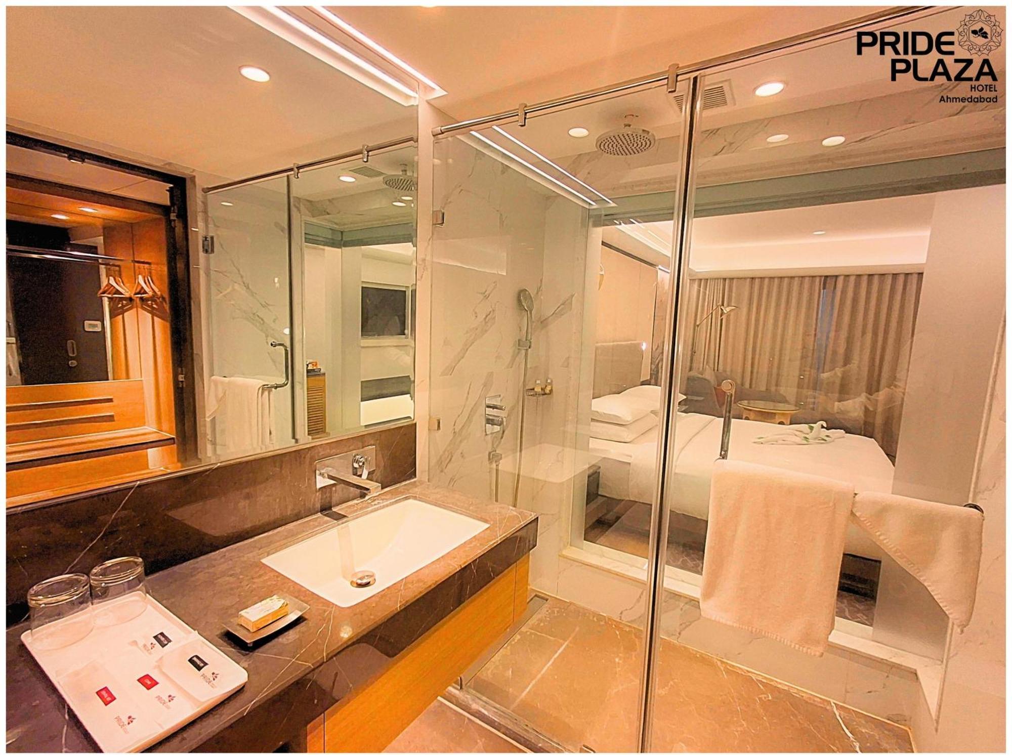 Pride Plaza Hotel, Hotel 5*