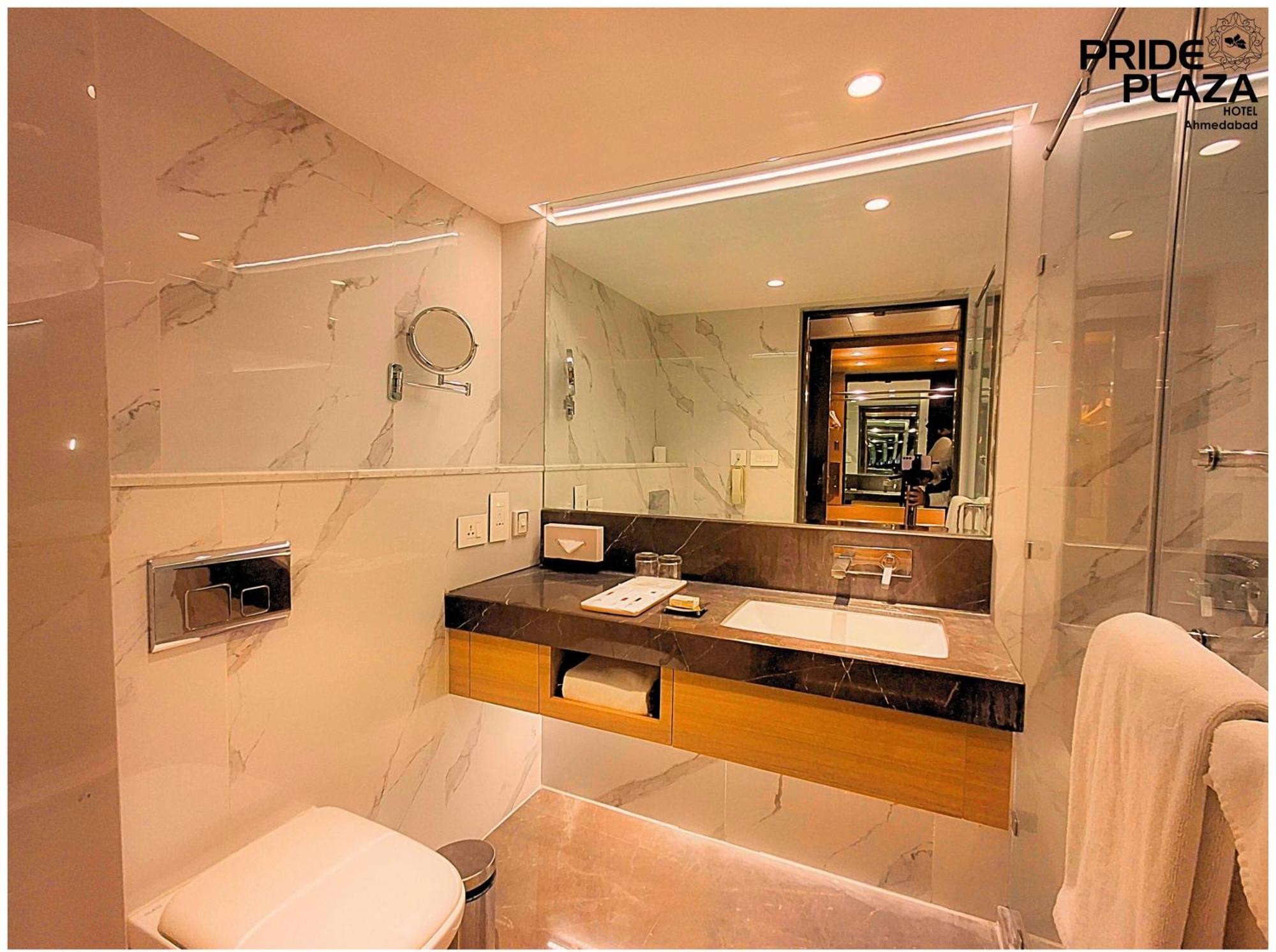 Hotel Pride Plaza Hotel, 5*