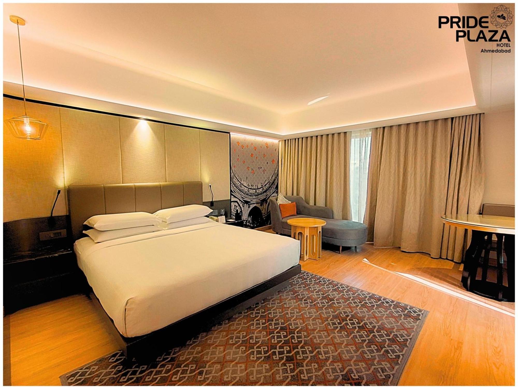 Hotel Pride Plaza Hotel, Ahmedabad