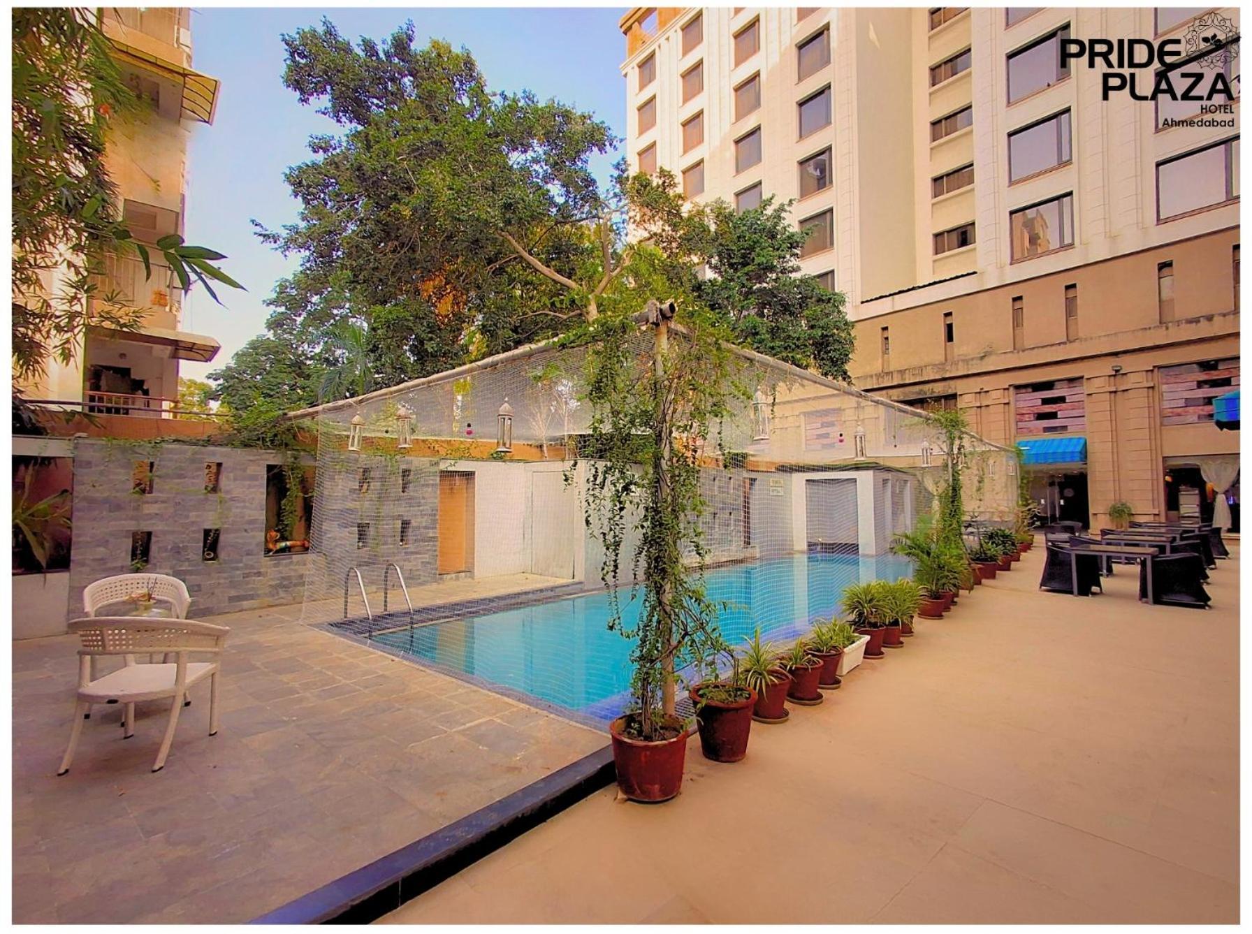 Hotel Pride Plaza Hotel, Ahmedabad