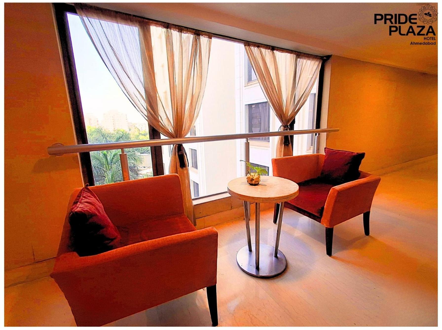 Pride Plaza Hotel, 5*