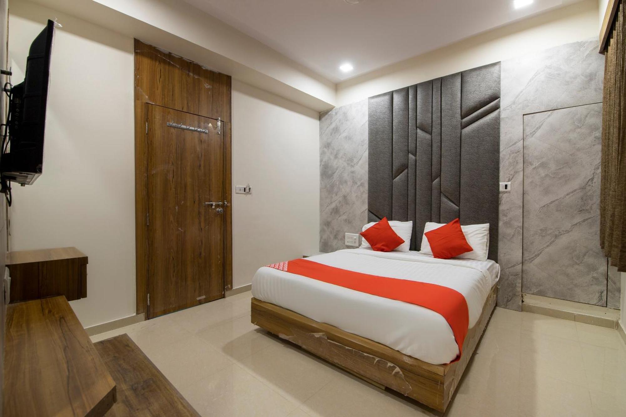 Hotel O Bhavya 3*