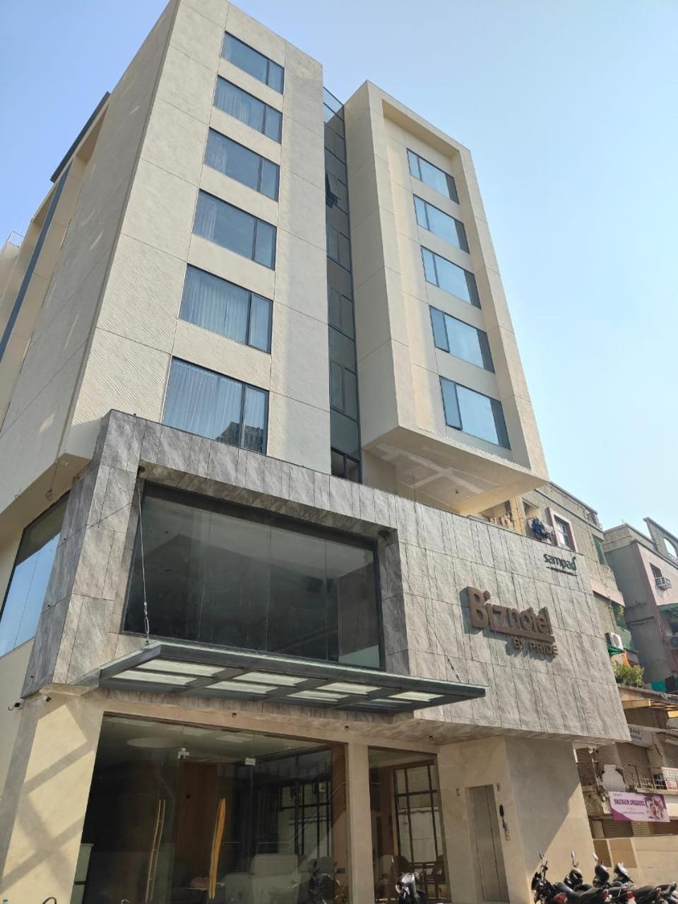 Hotel Biznotel By Pride Motera