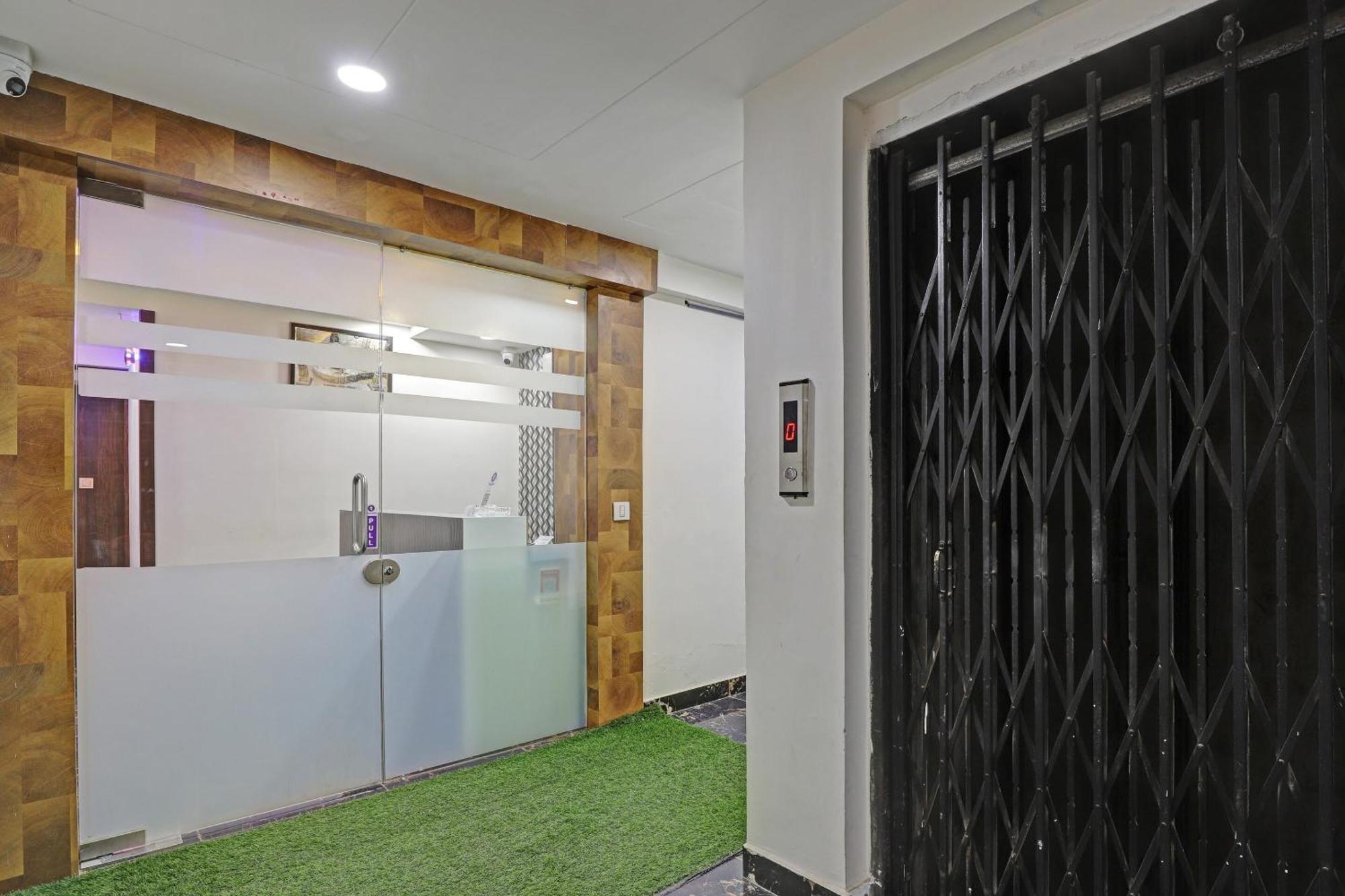 Hotel Hotel O Royal S1 Ahmedabad