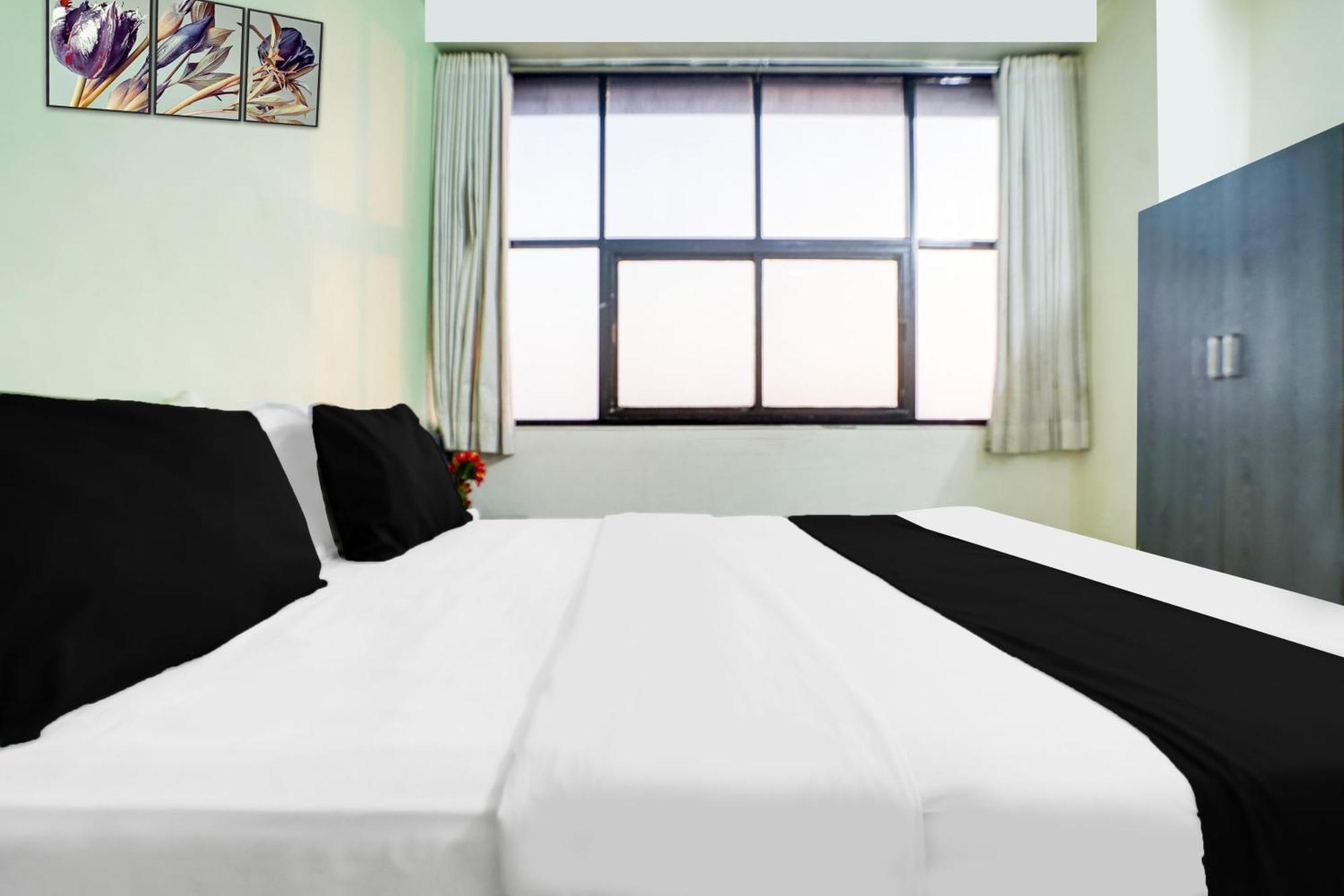 Hotel O Vanya Palace Ahmedabad