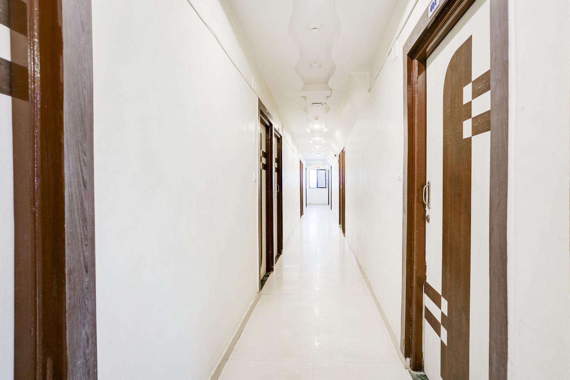 Hotel O Vanya Palace Ahmedabad