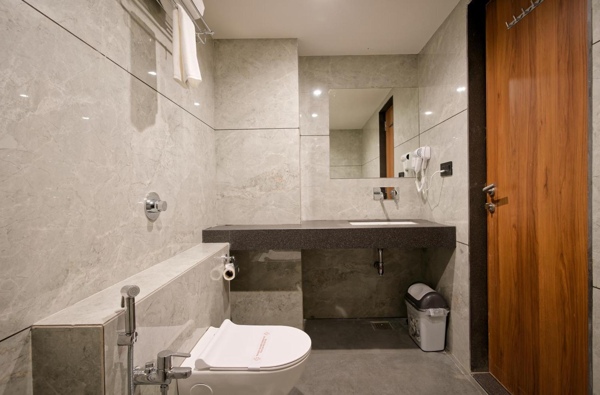 Hotel Plenteous 3*
