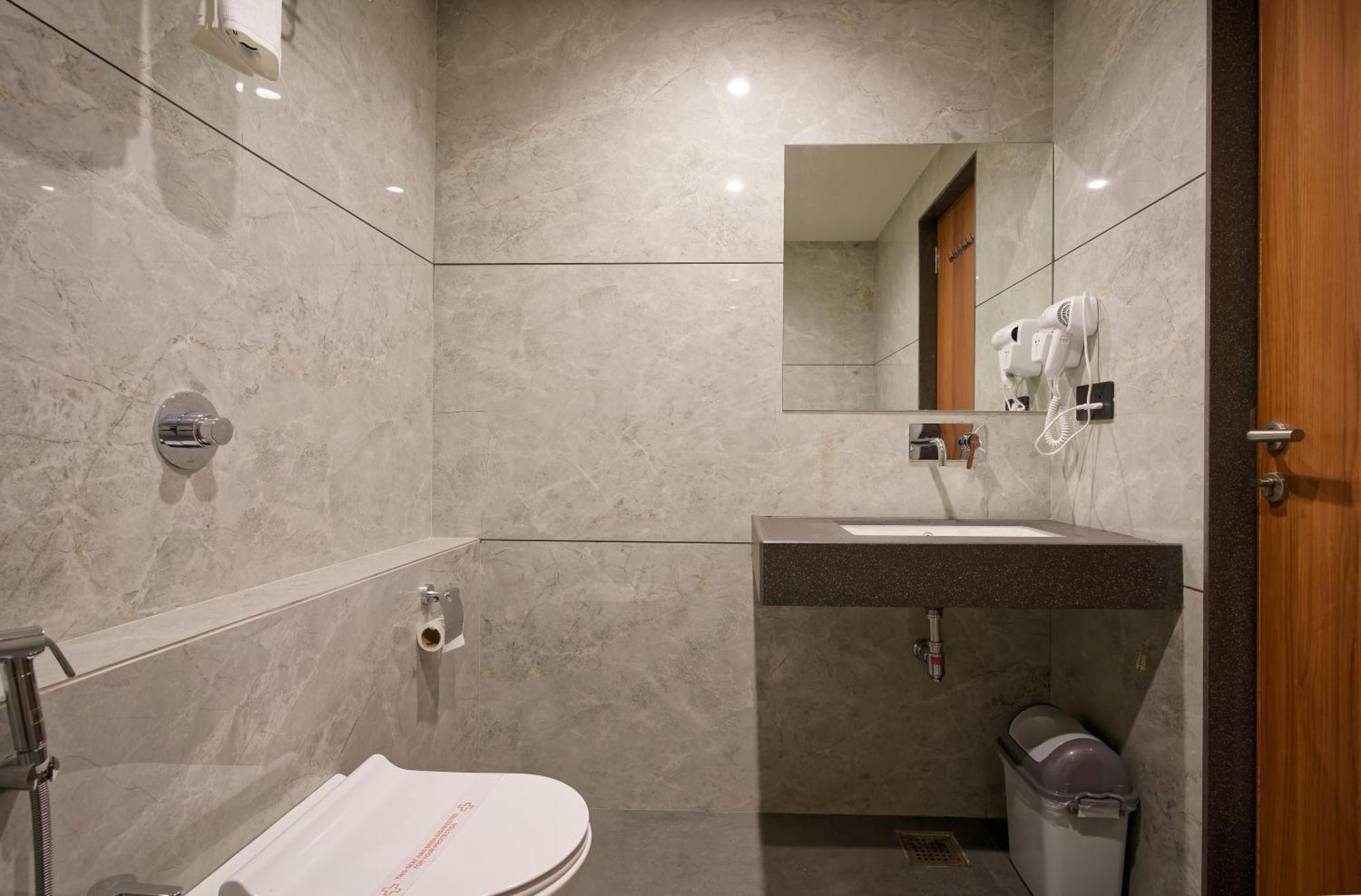 Hotel Plenteous 3*