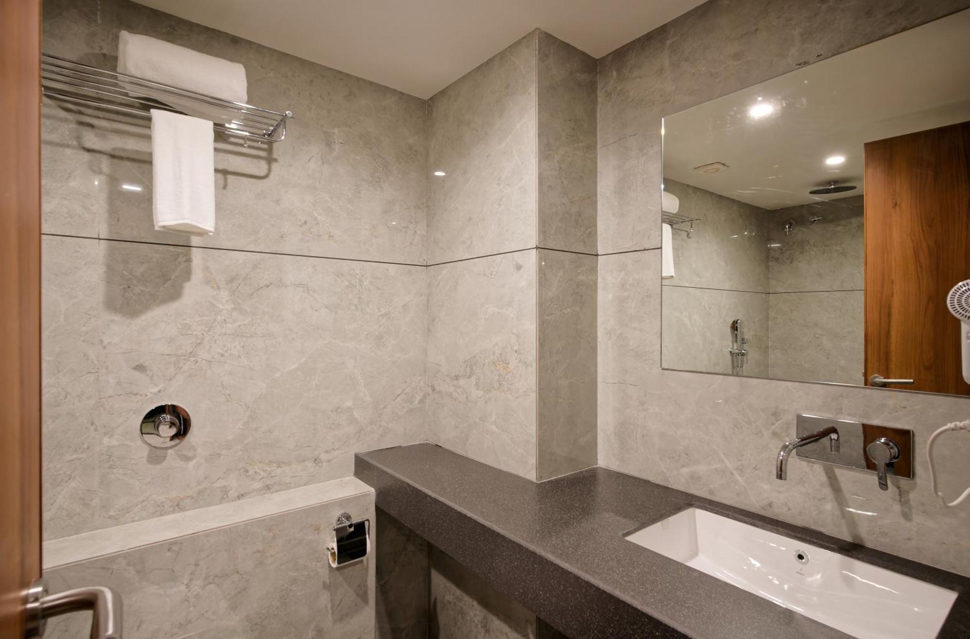 Hotel Plenteous Ahmedabad