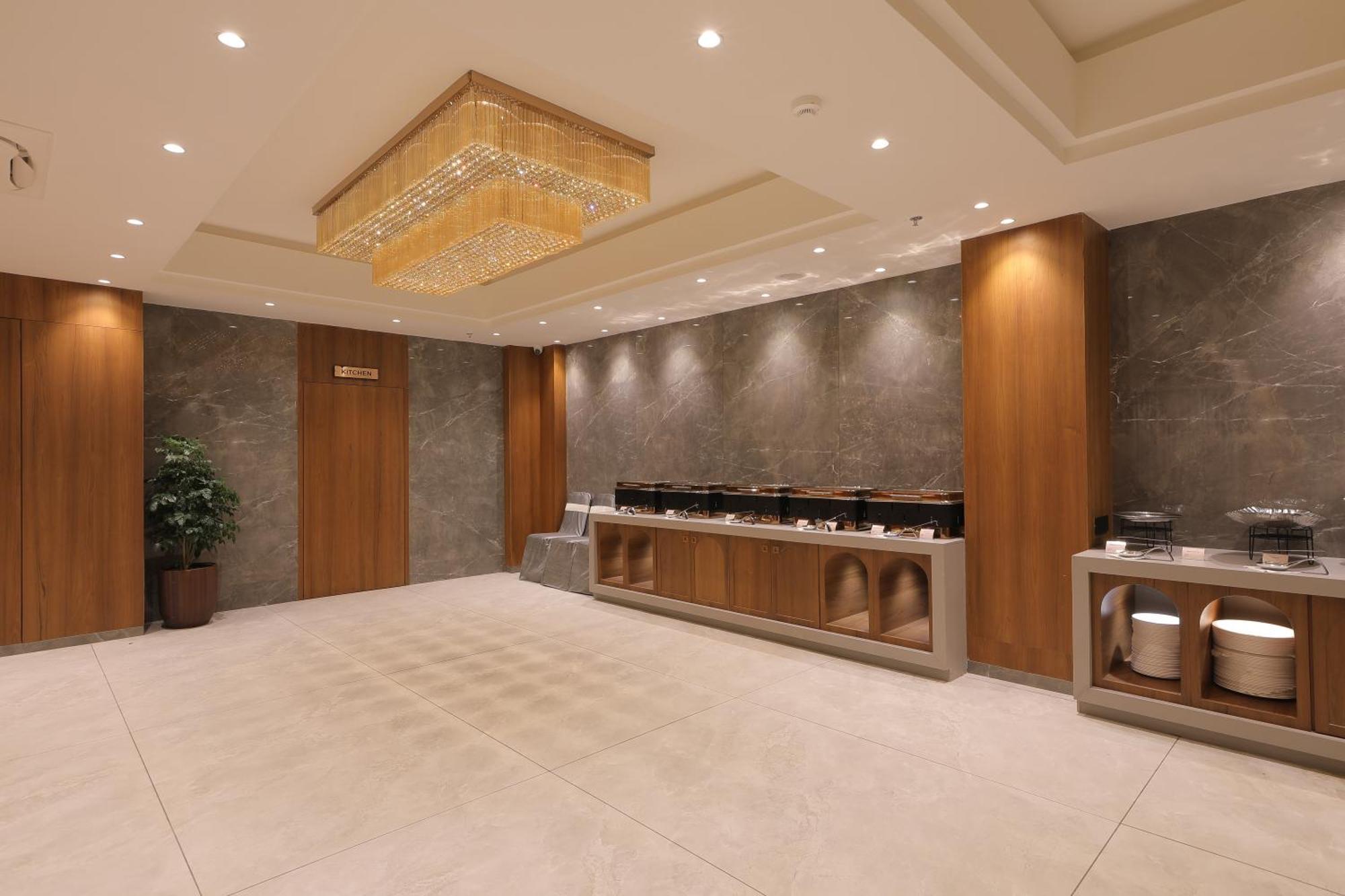 Hotel Plenteous