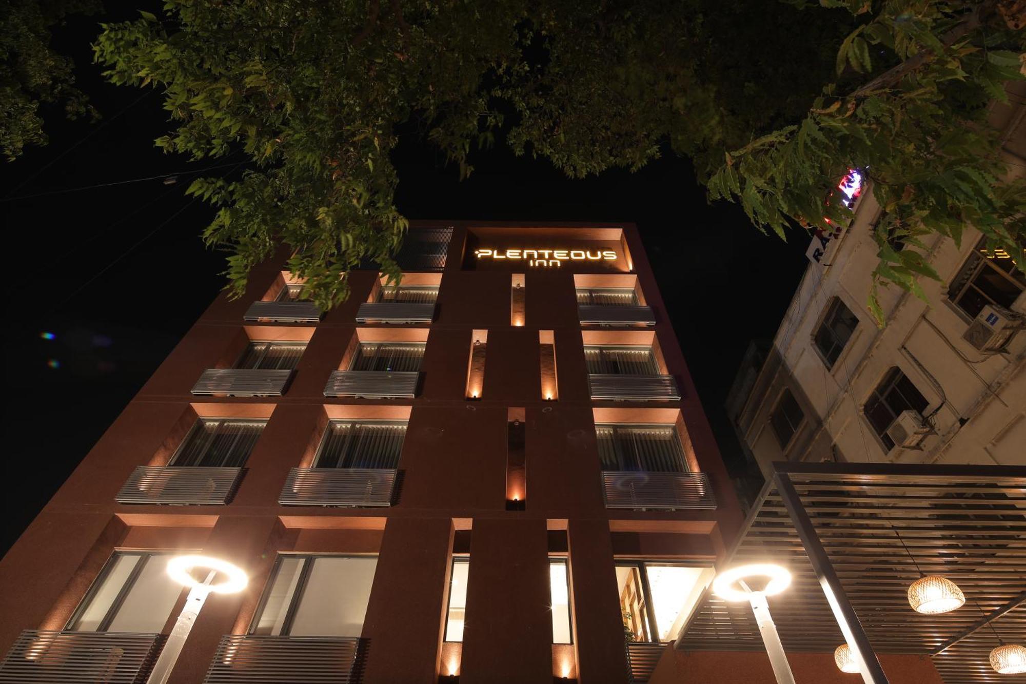 Hotel Plenteous 3*