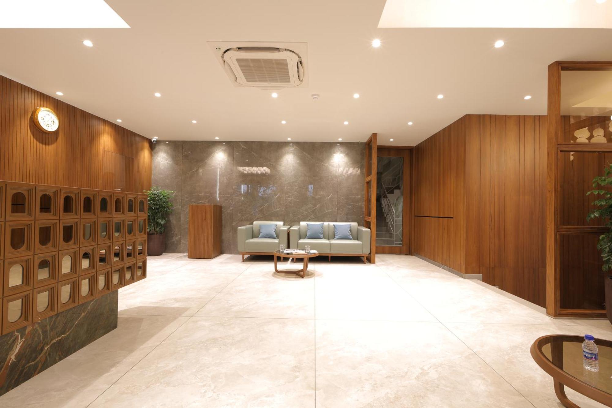 Plenteous Hotel 3*