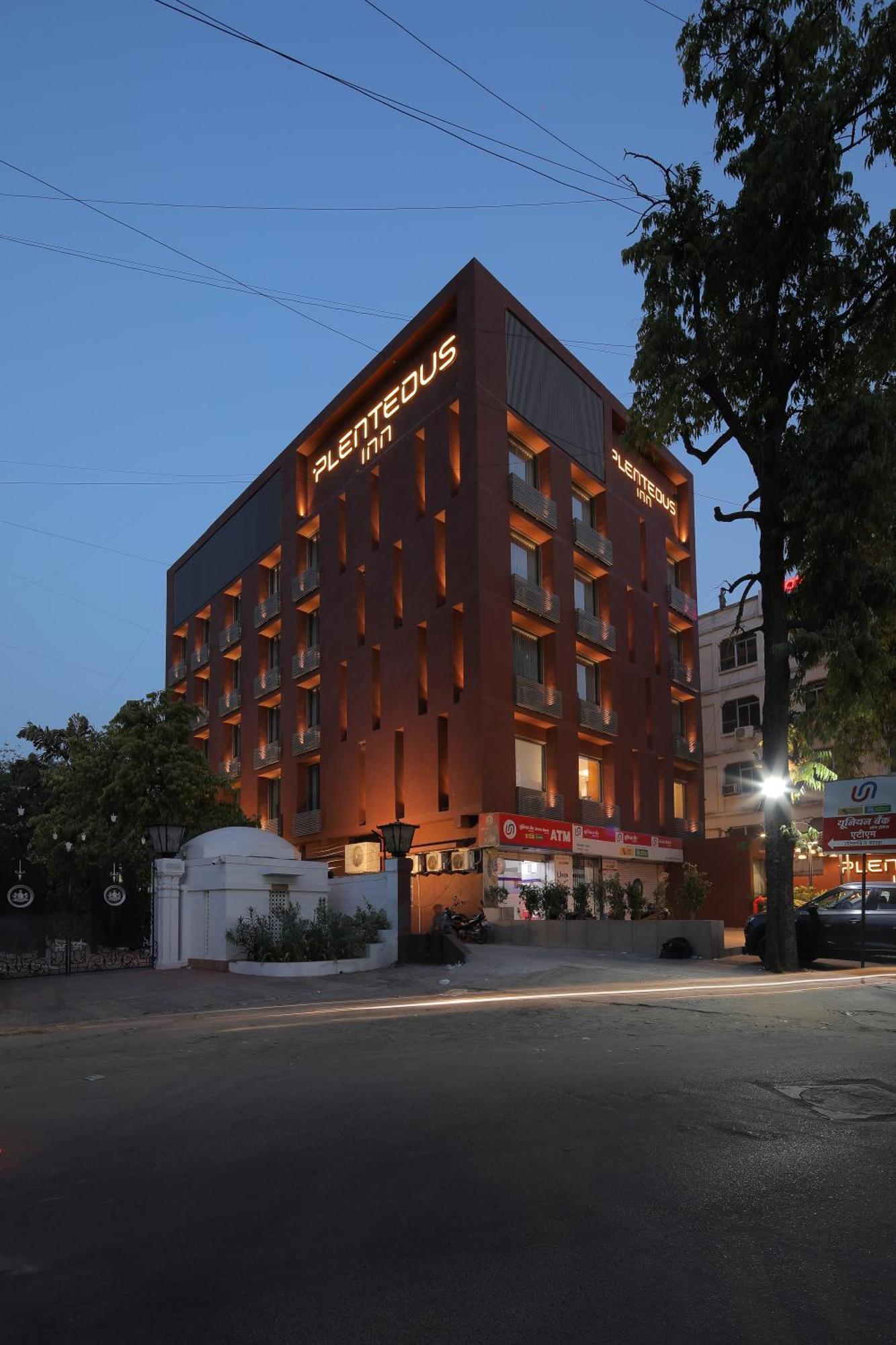 Plenteous Hotel