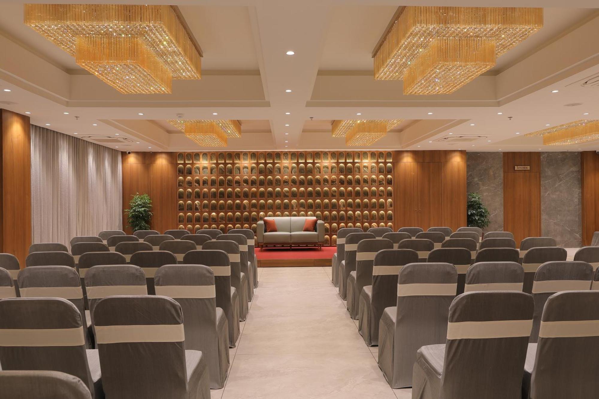 Plenteous 3* Ahmedabad